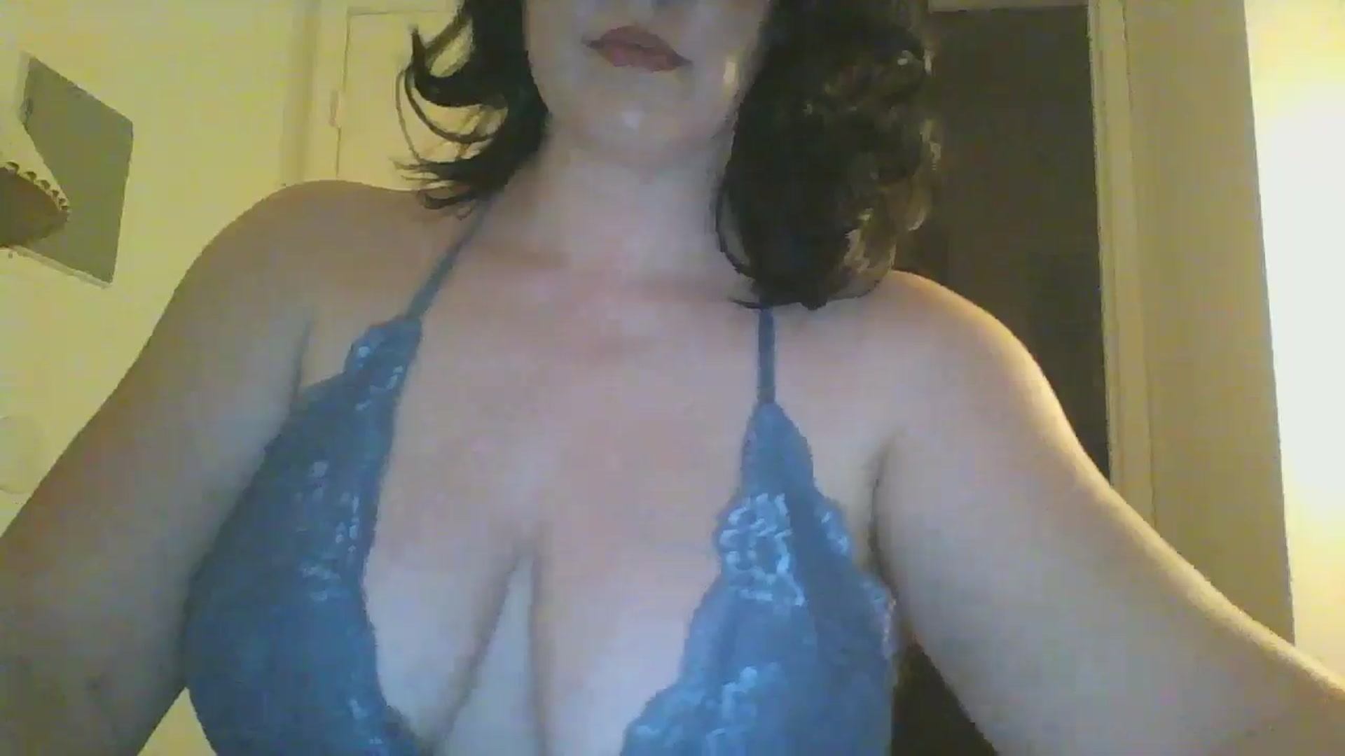Gallery image thumbnail from RavenVidVixen's myfreecams stream on, 06/23/2024, 12:12 image 14 of 20
