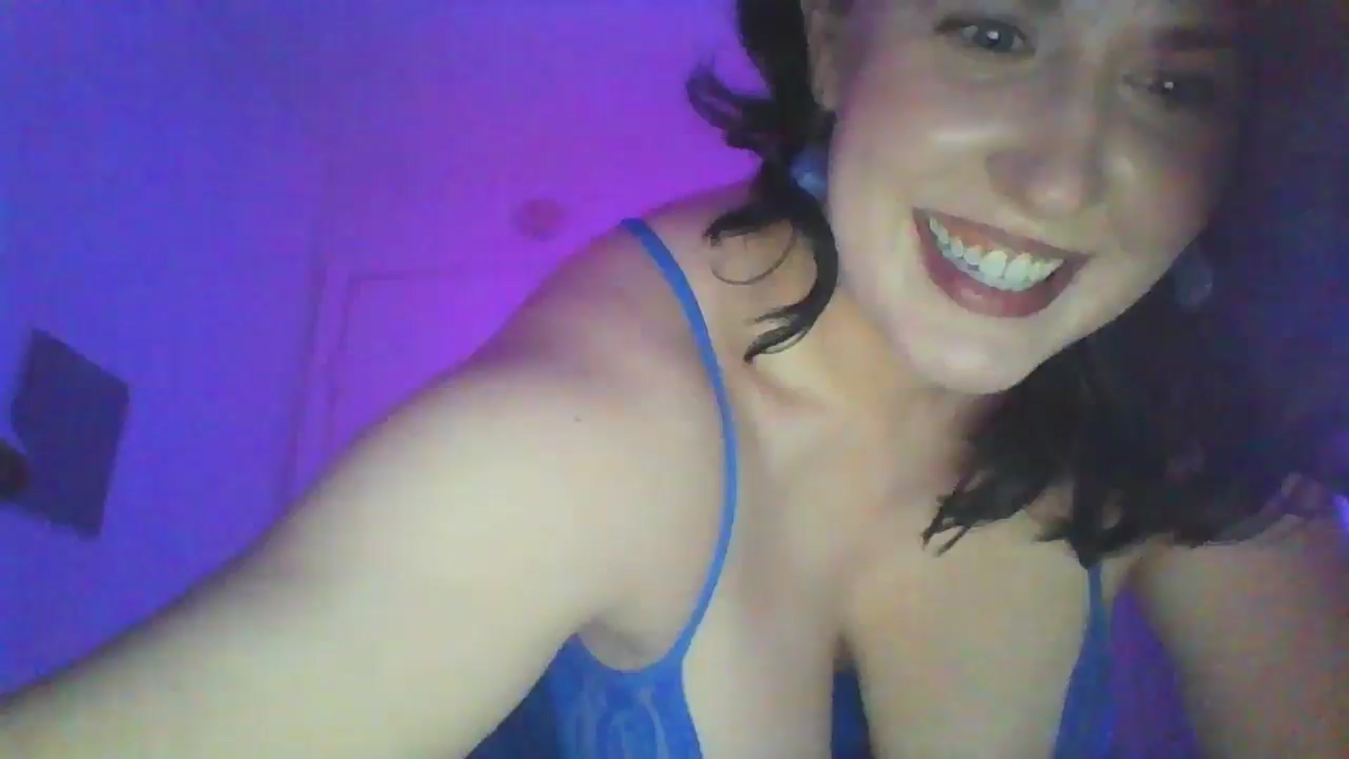 Gallery image thumbnail from RavenVidVixen's myfreecams stream on, 06/26/2024, 12:03 image 14 of 20