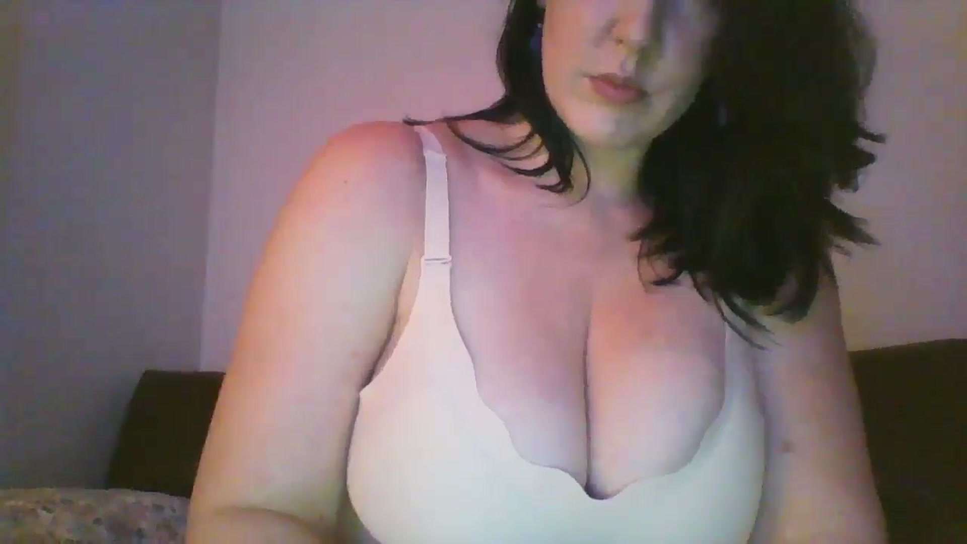 Gallery image thumbnail from RavenVidVixen's myfreecams stream on, 08/01/2024, 08:47 image 3 of 20