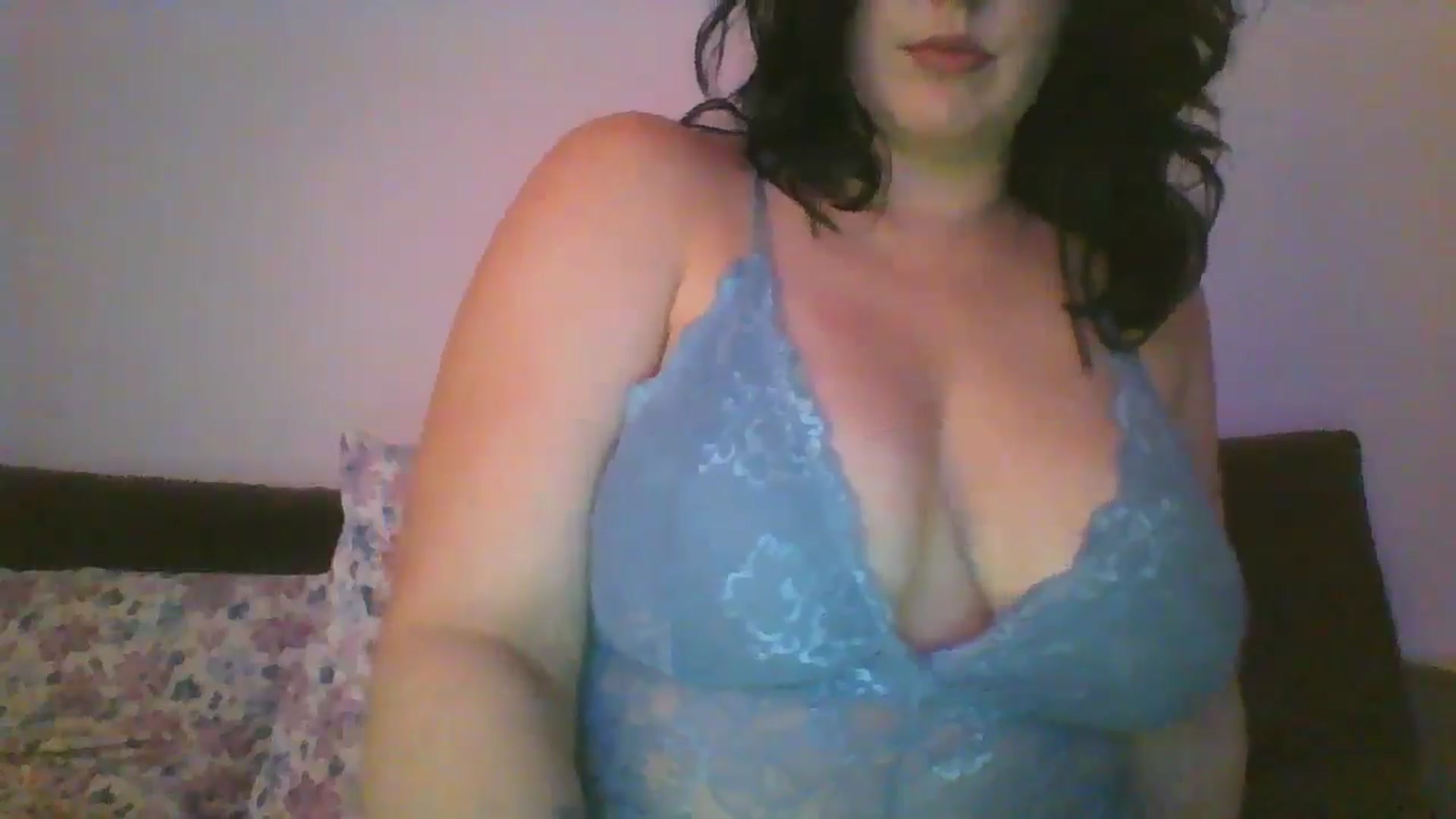 Gallery image thumbnail from RavenVidVixen's myfreecams stream on, 08/06/2024, 12:09 image 17 of 20