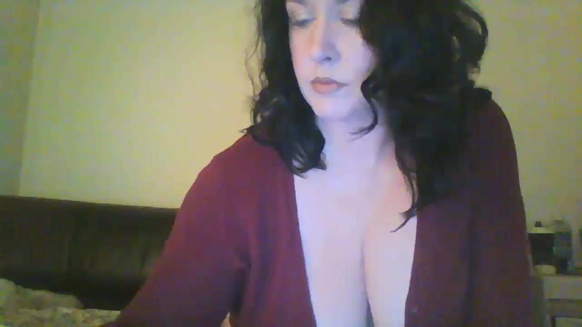 Gallery image thumbnail from RavenVidVixen's myfreecams stream on, 08/09/2024, 08:09 image 6 of 20
