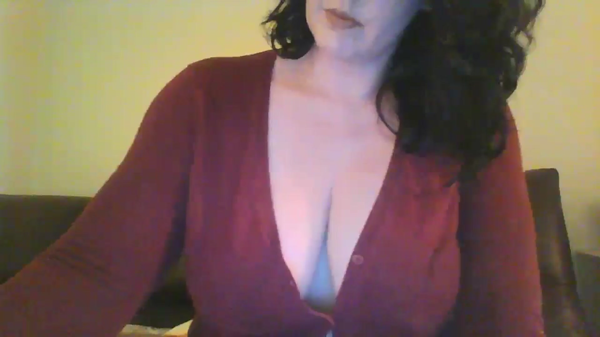 Gallery image thumbnail from RavenVidVixen's myfreecams stream on, 08/09/2024, 09:18 image 2 of 20