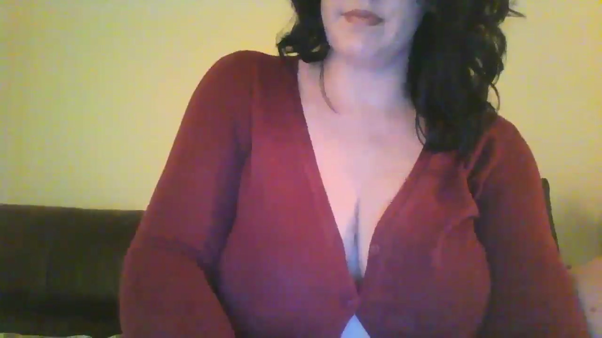 Gallery image thumbnail from RavenVidVixen's myfreecams stream on, 08/09/2024, 11:14 image 9 of 20