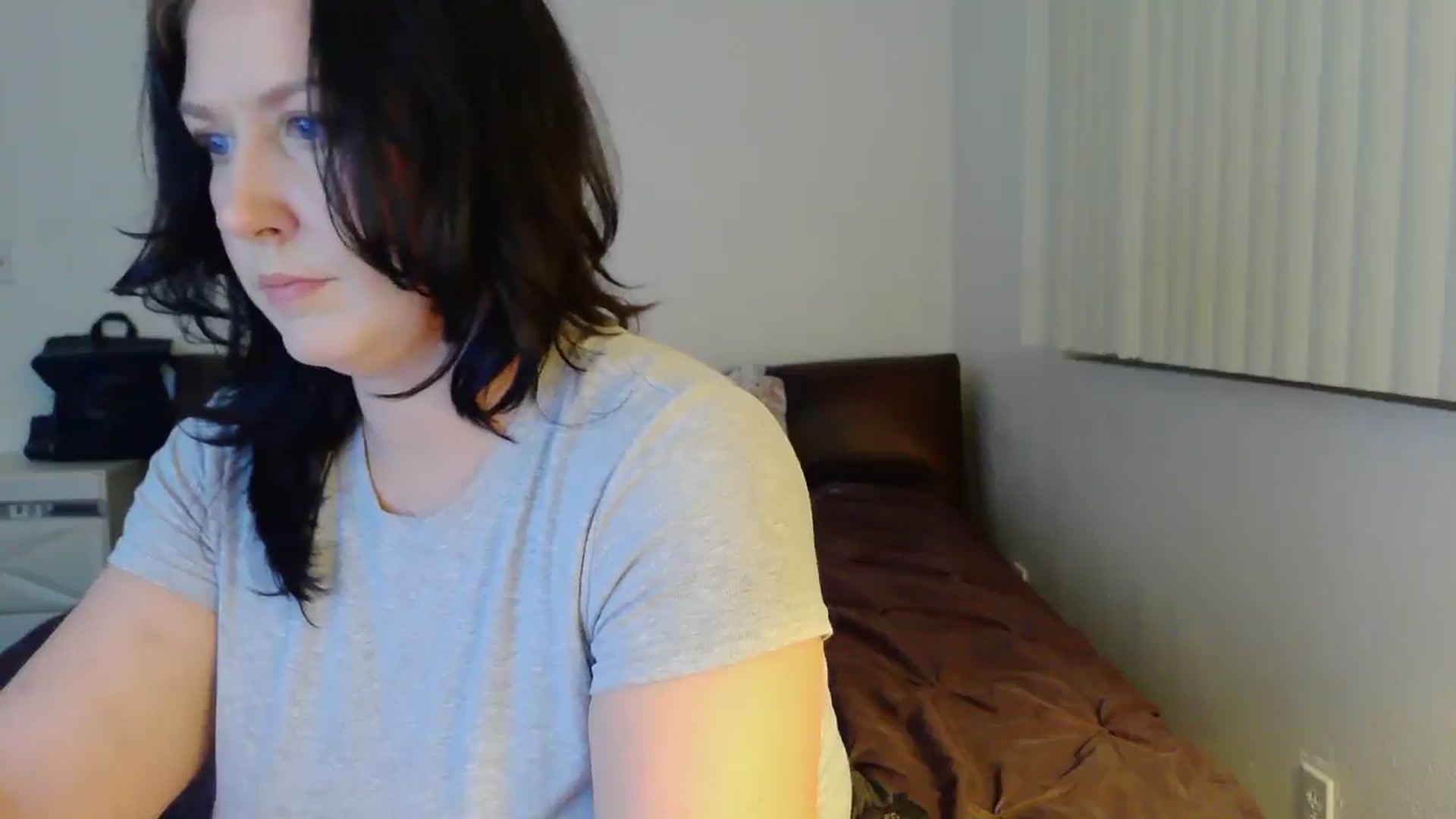 Gallery image thumbnail from RavenVidVixen's myfreecams stream on, 12/04/2024, 08:35 image 6 of 20