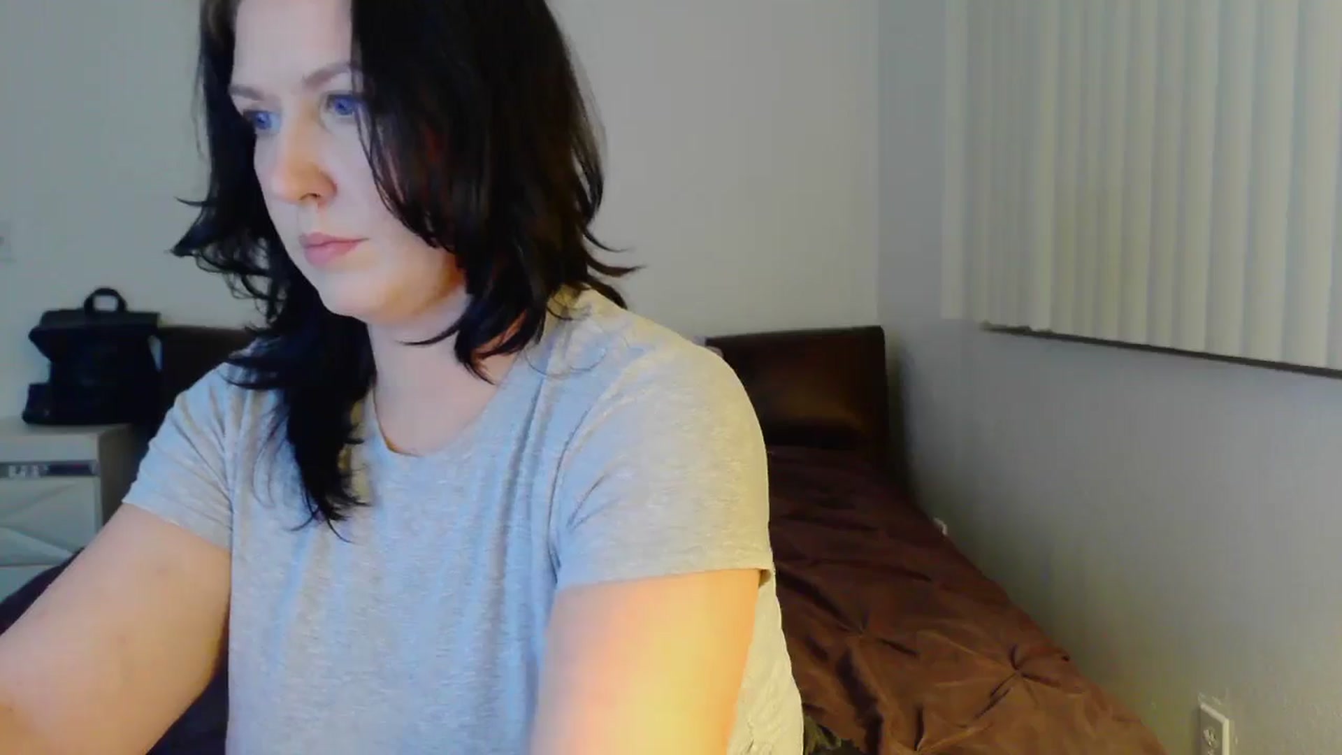 Gallery image thumbnail from RavenVidVixen's myfreecams stream on, 12/04/2024, 08:35 image 8 of 20