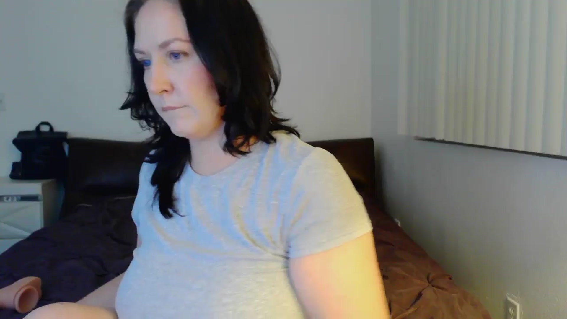 Gallery image thumbnail from RavenVidVixen's myfreecams stream on, 12/04/2024, 08:35 image 19 of 20