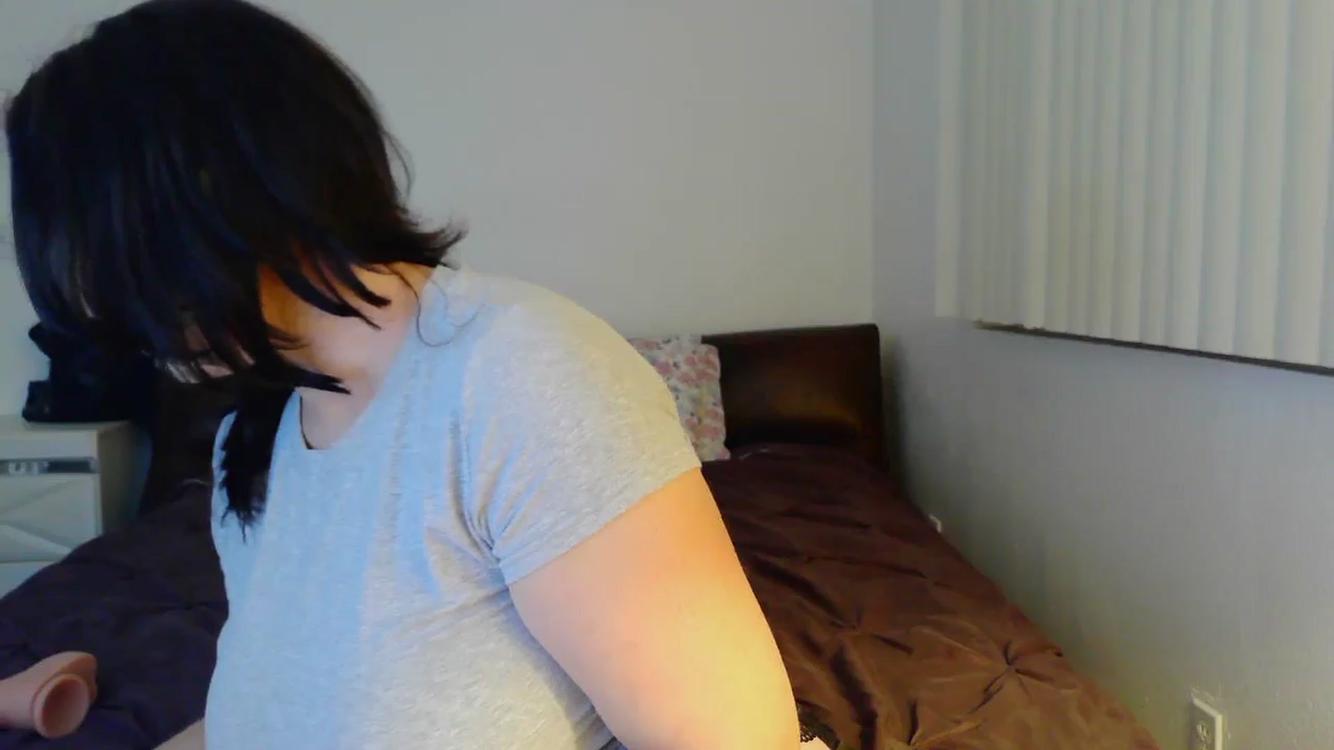 Gallery image thumbnail from RavenVidVixen's myfreecams stream on, 12/04/2024, 08:35 image 5 of 20