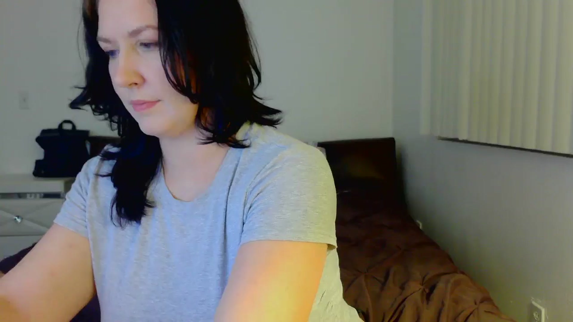 Gallery image thumbnail from RavenVidVixen's myfreecams stream on, 12/04/2024, 09:28 image 3 of 20