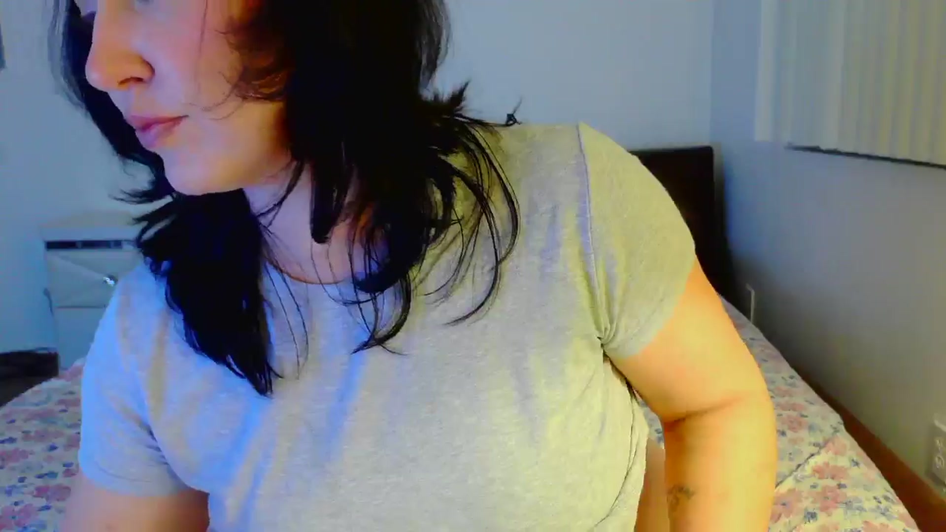 Gallery image thumbnail from RavenVidVixen's myfreecams stream on, 12/15/2024, 13:02 image 13 of 20