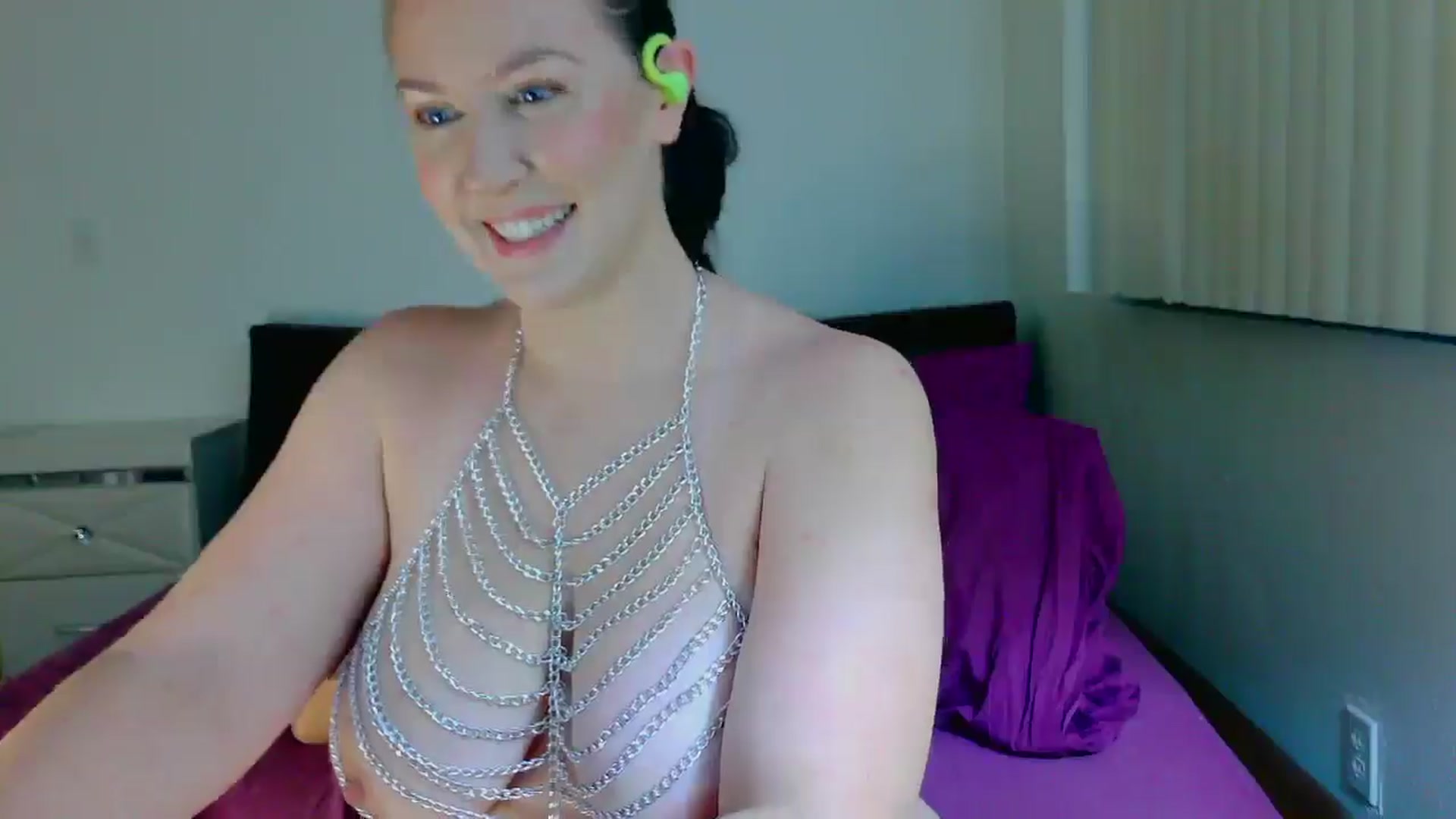 Gallery image thumbnail from RavenVidVixen's myfreecams stream on, 02/02/2025, 08:46 image 9 of 20