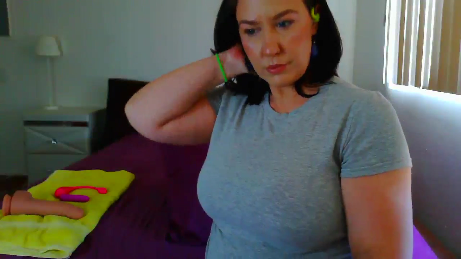 Gallery image thumbnail from RavenVidVixen's myfreecams stream on, 03/26/2025, 21:37 image 17 of 20