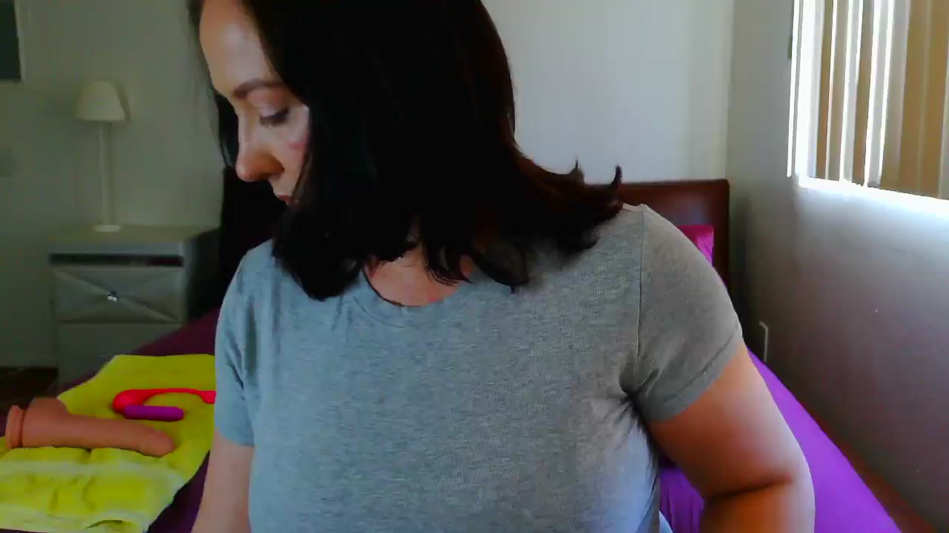 Gallery image thumbnail from RavenVidVixen's myfreecams stream on, 03/26/2025, 21:37 image 12 of 20