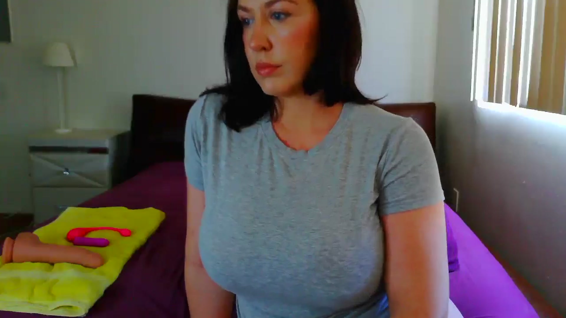 Gallery image thumbnail from RavenVidVixen's myfreecams stream on, 03/26/2025, 21:37 image 19 of 20
