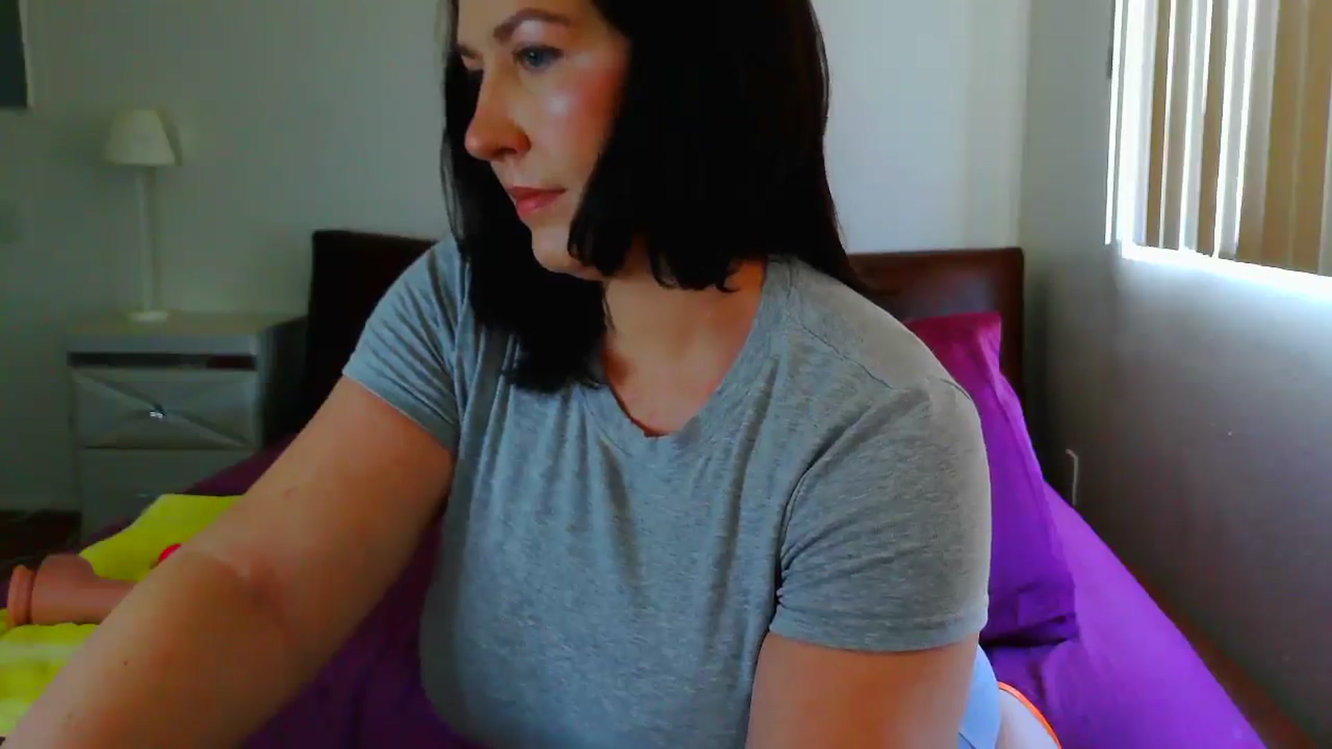 Gallery image thumbnail from RavenVidVixen's myfreecams stream on, 03/26/2025, 21:37 image 14 of 20