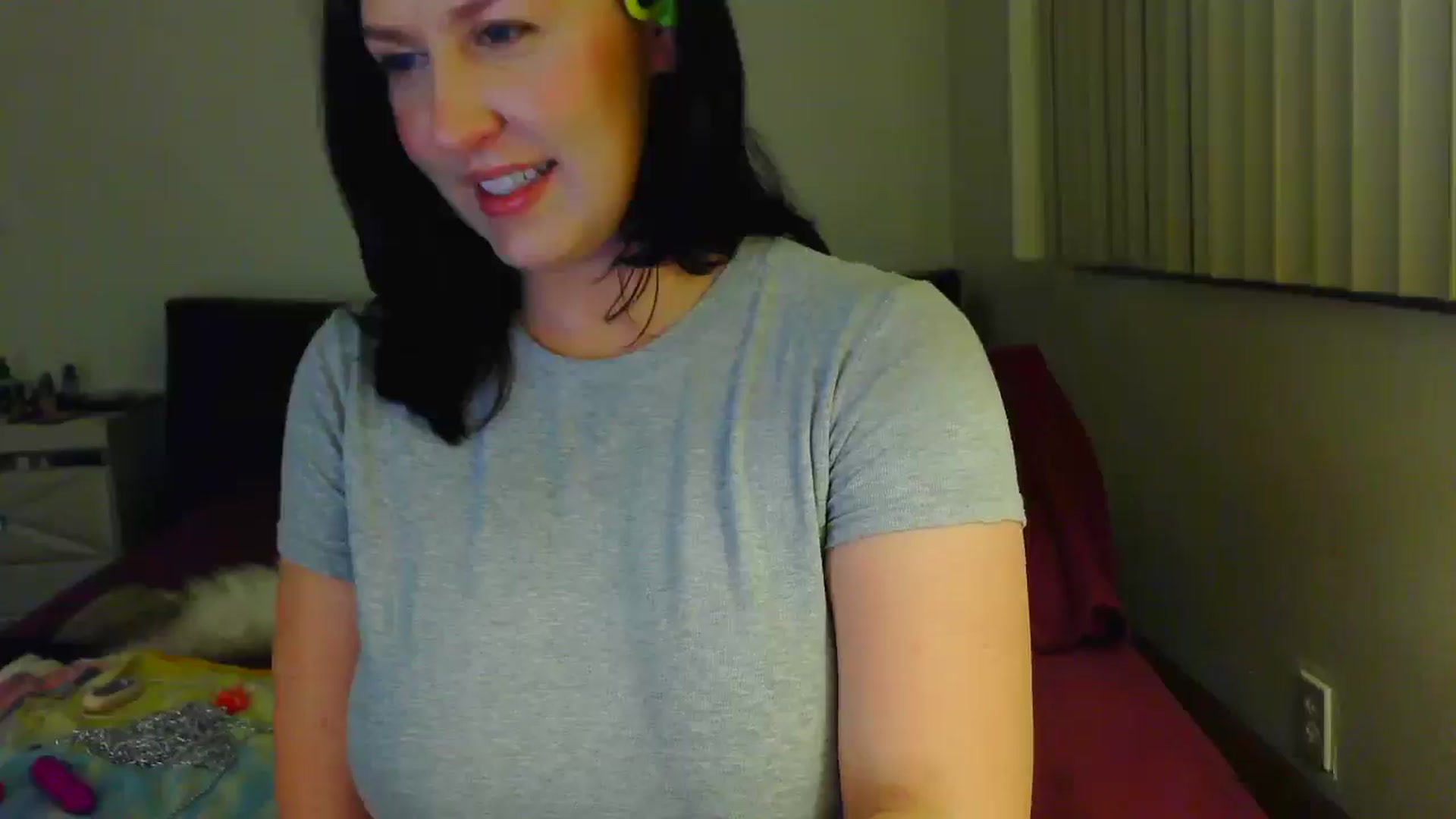 Gallery image thumbnail from RavenVidVixen's myfreecams stream on, 04/12/2025, 11:11 image 11 of 20
