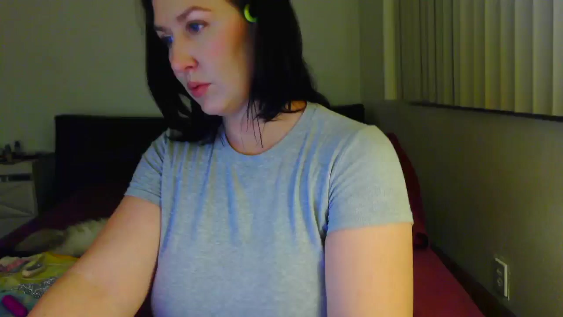 Gallery image thumbnail from RavenVidVixen's myfreecams stream on, 04/12/2025, 11:11 image 19 of 20