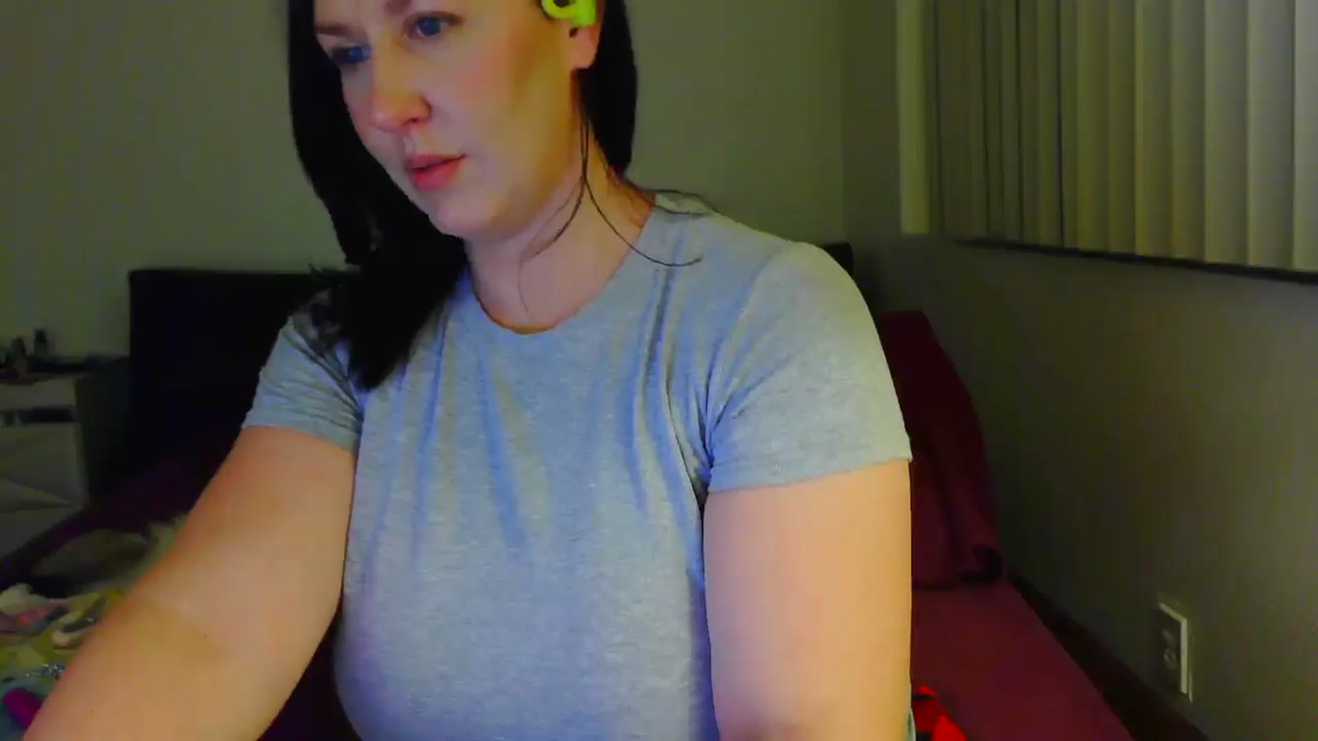 Gallery image thumbnail from RavenVidVixen's myfreecams stream on, 04/12/2025, 11:11 image 16 of 20