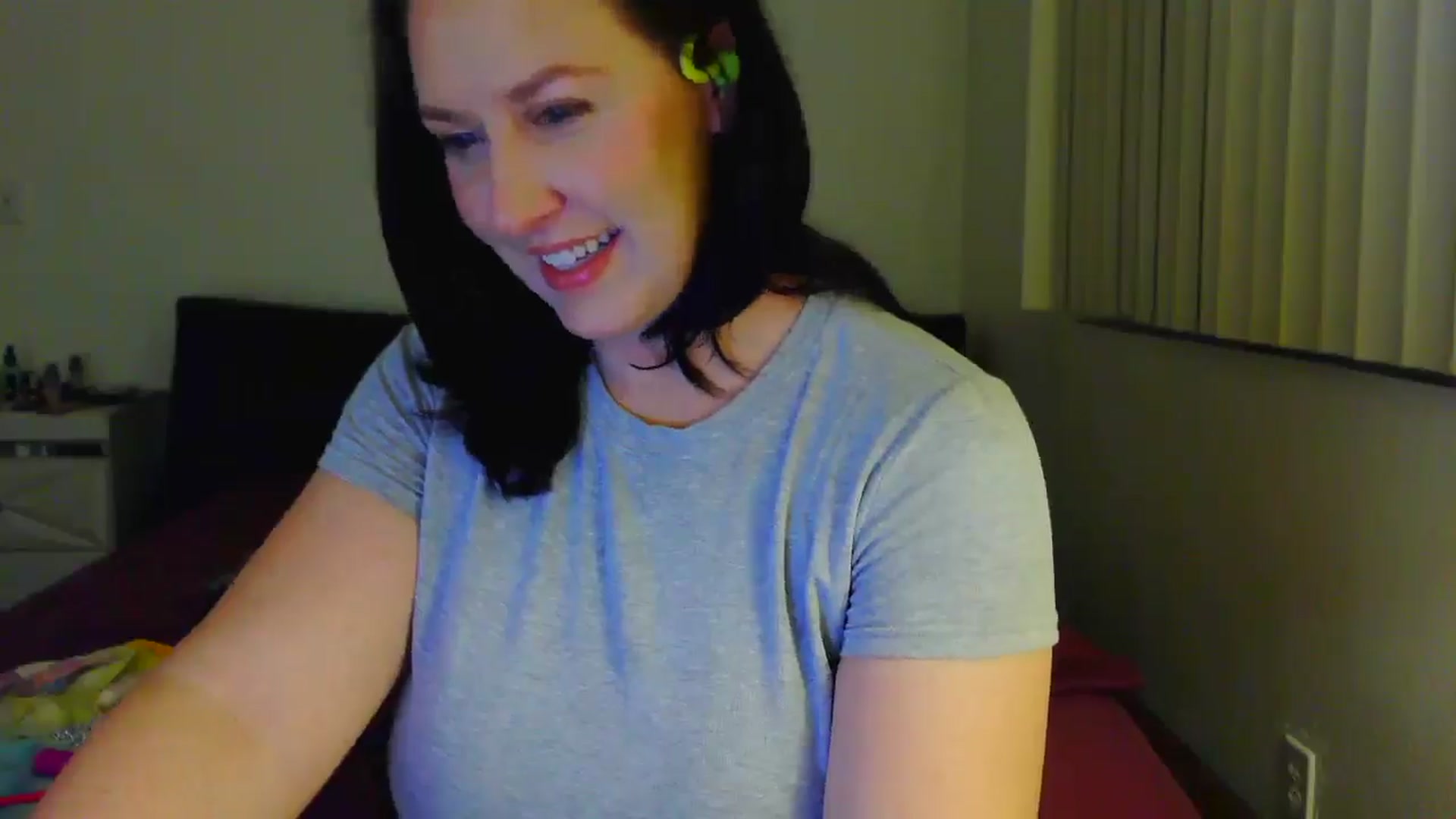 Gallery image thumbnail from RavenVidVixen's myfreecams stream on, 04/12/2025, 12:08 image 15 of 20