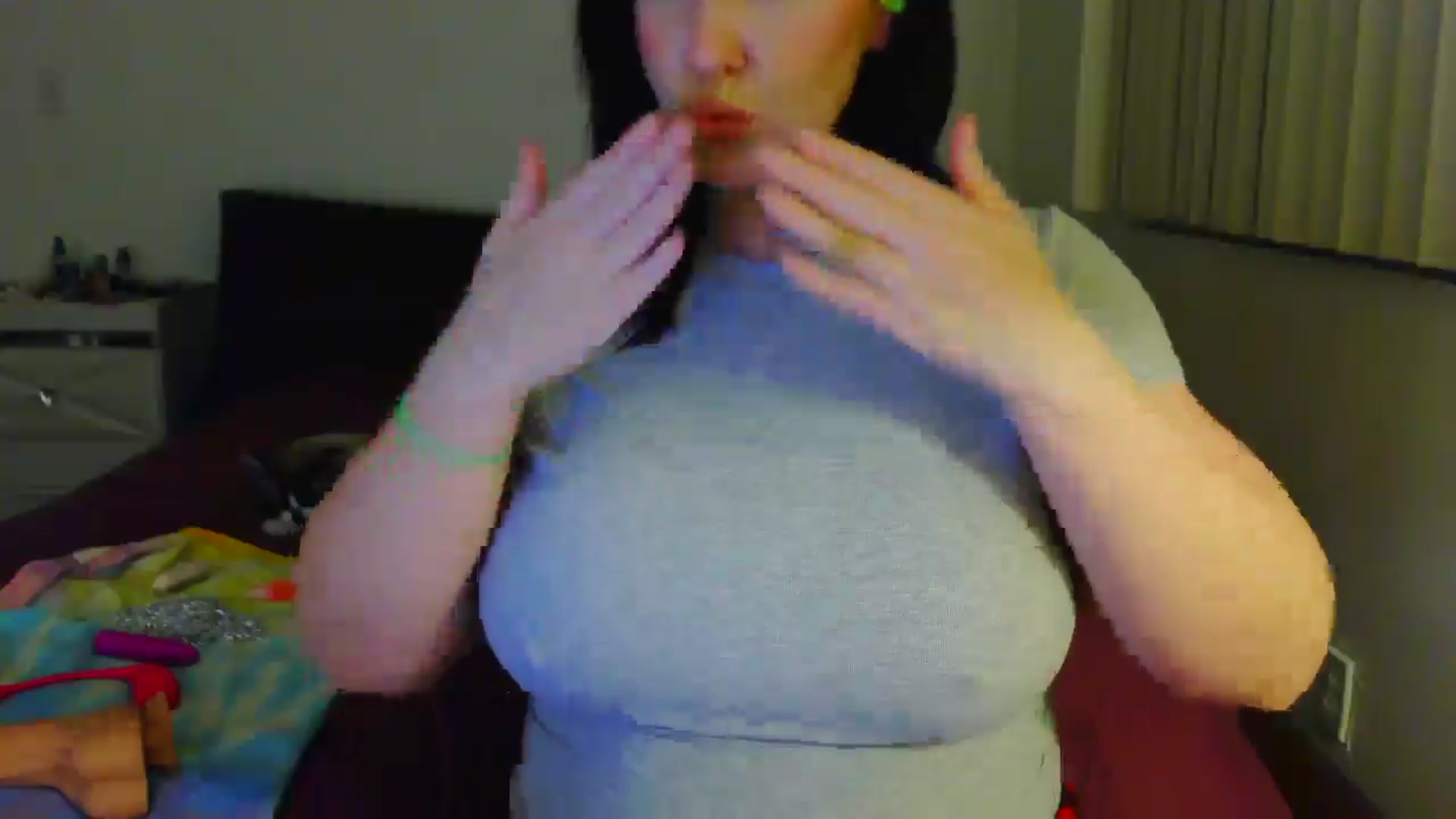Gallery image thumbnail from RavenVidVixen's myfreecams stream on, 04/12/2025, 12:08 image 6 of 20