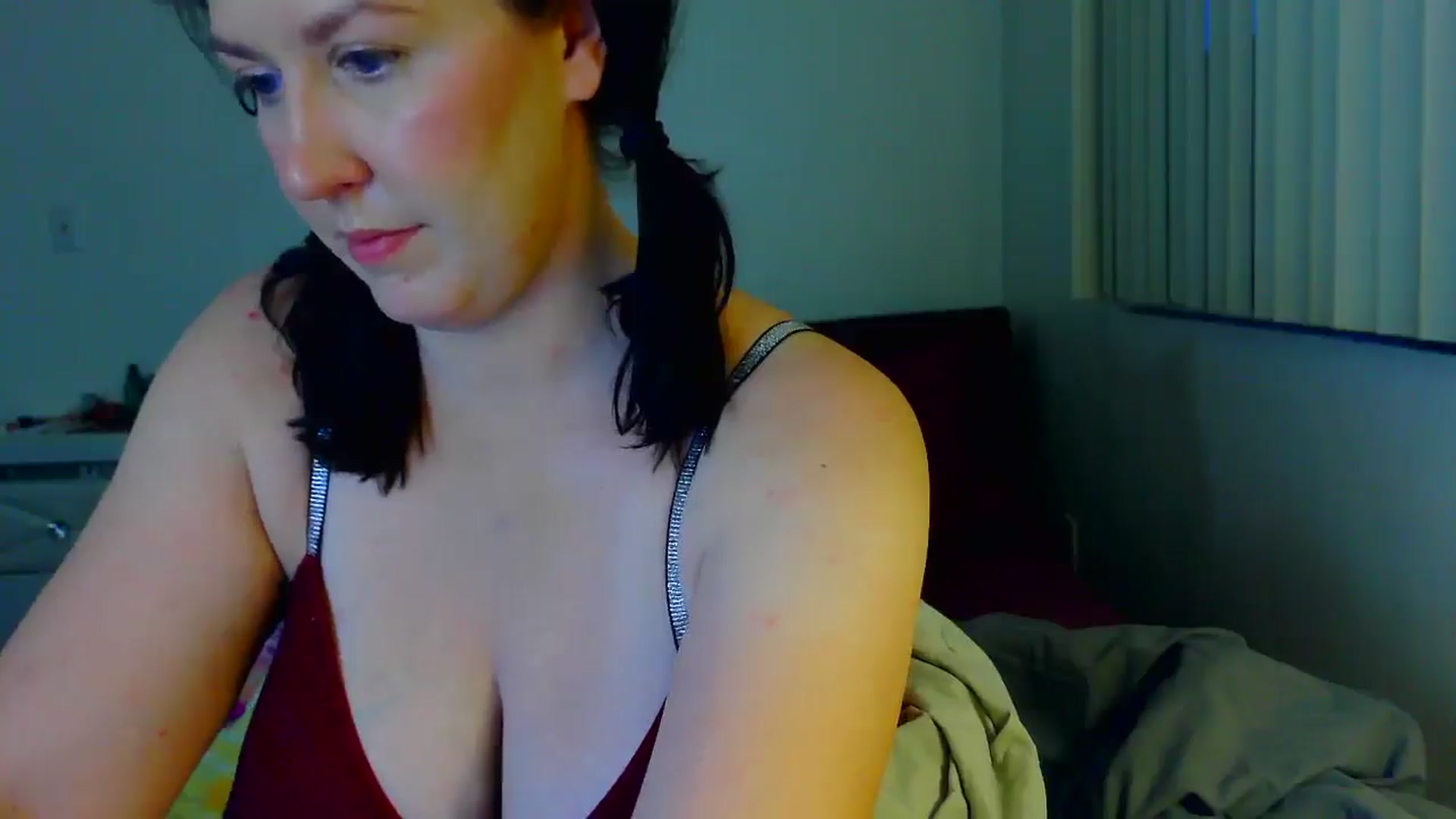 Gallery image thumbnail from RavenVidVixen's myfreecams stream on, 04/17/2025, 12:54 image 14 of 20