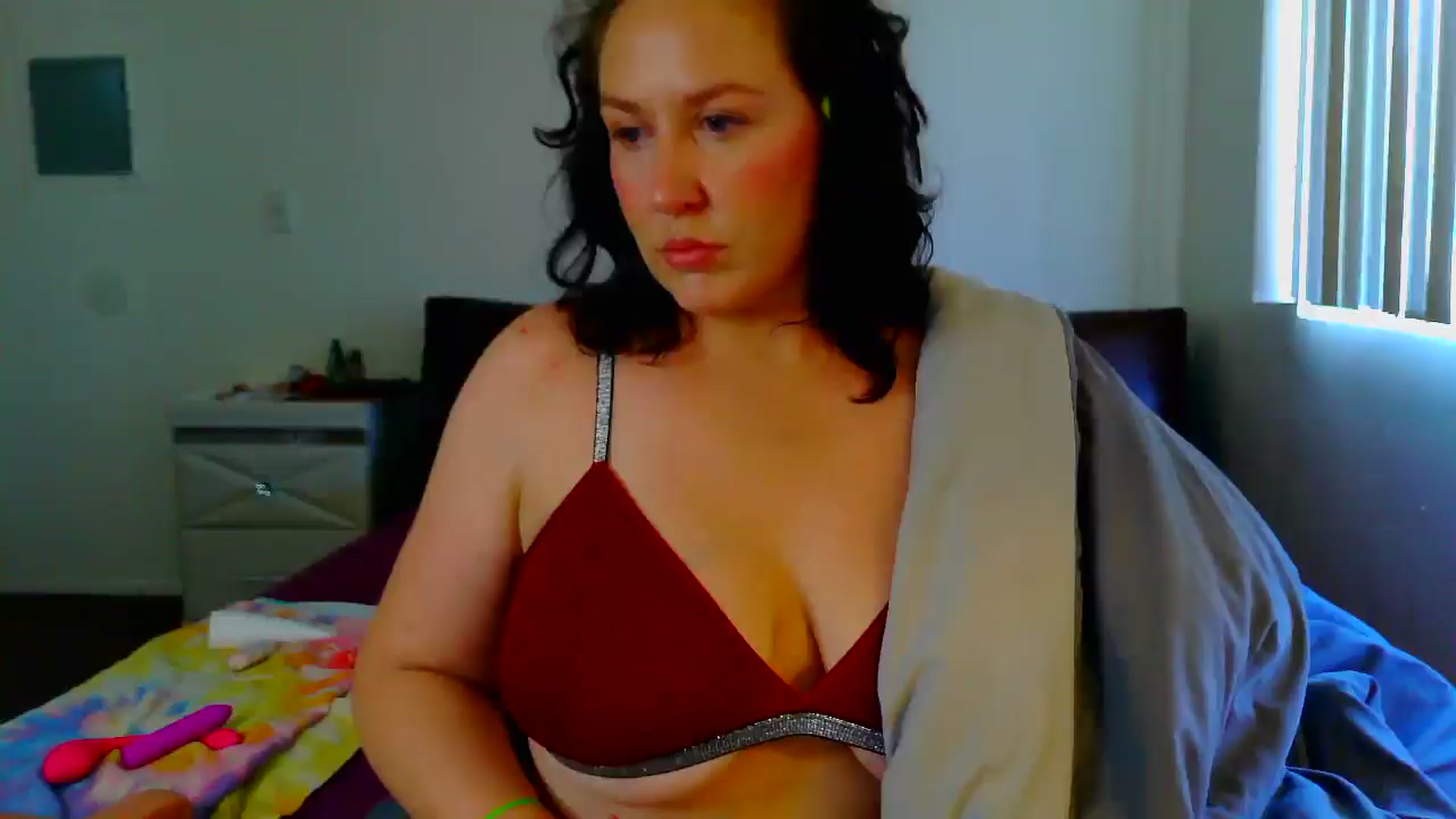 Gallery image thumbnail from RavenVidVixen's myfreecams stream on, 04/17/2025, 15:35 image 19 of 20