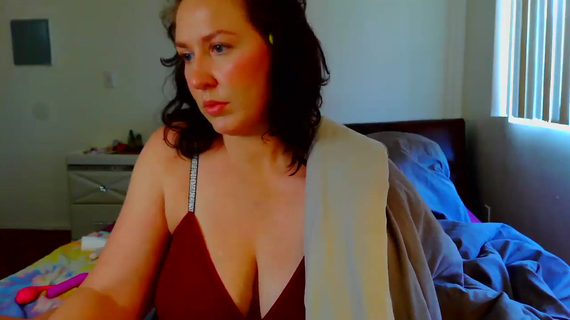 Gallery image thumbnail from RavenVidVixen's myfreecams stream on, 04/17/2025, 15:35 image 15 of 20