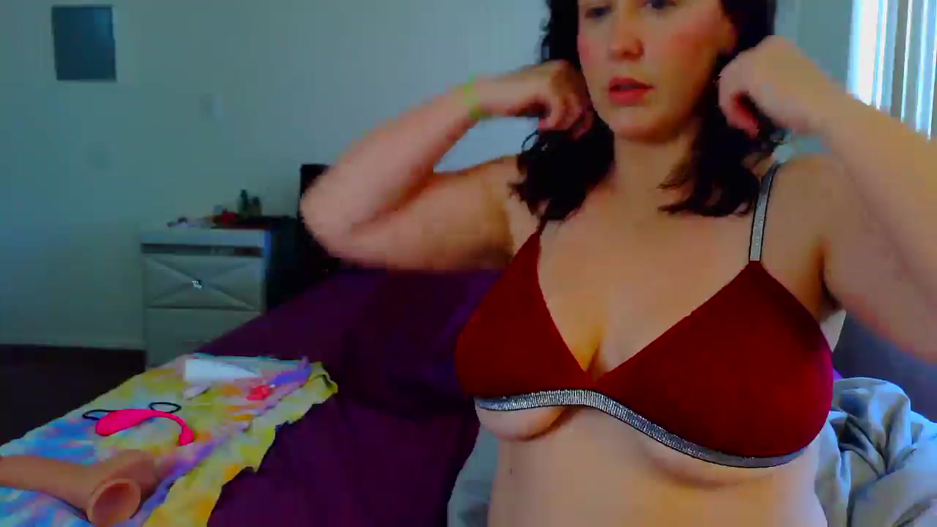Gallery image thumbnail from RavenVidVixen's myfreecams stream on, 04/17/2025, 17:18 image 12 of 20