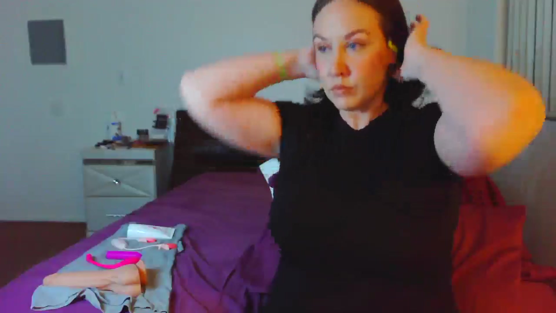 Gallery image thumbnail from RavenVidVixen's myfreecams stream on, 06/09/2025, 11:25 image 13 of 20