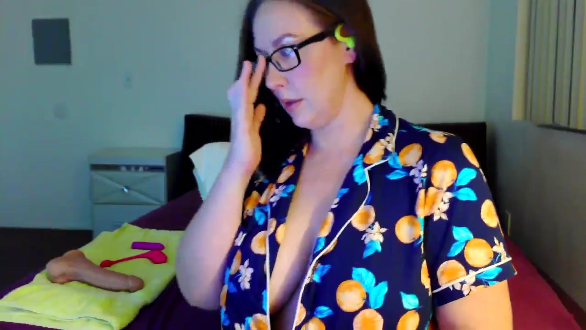 Gallery image thumbnail from RavenVidVixen's myfreecams stream on, 10/12/2025, 12:16 image 5 of 20