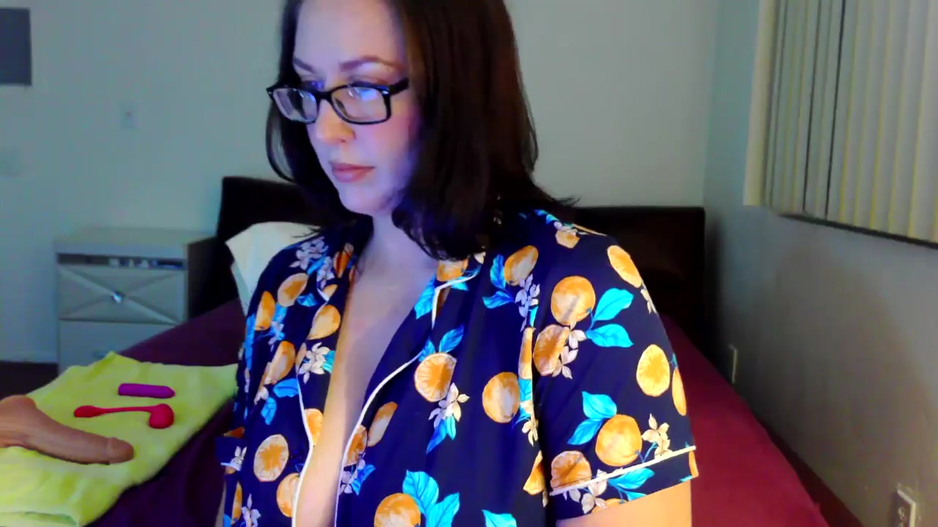 Gallery image thumbnail from RavenVidVixen's myfreecams stream on, 10/12/2025, 12:16 image 16 of 20