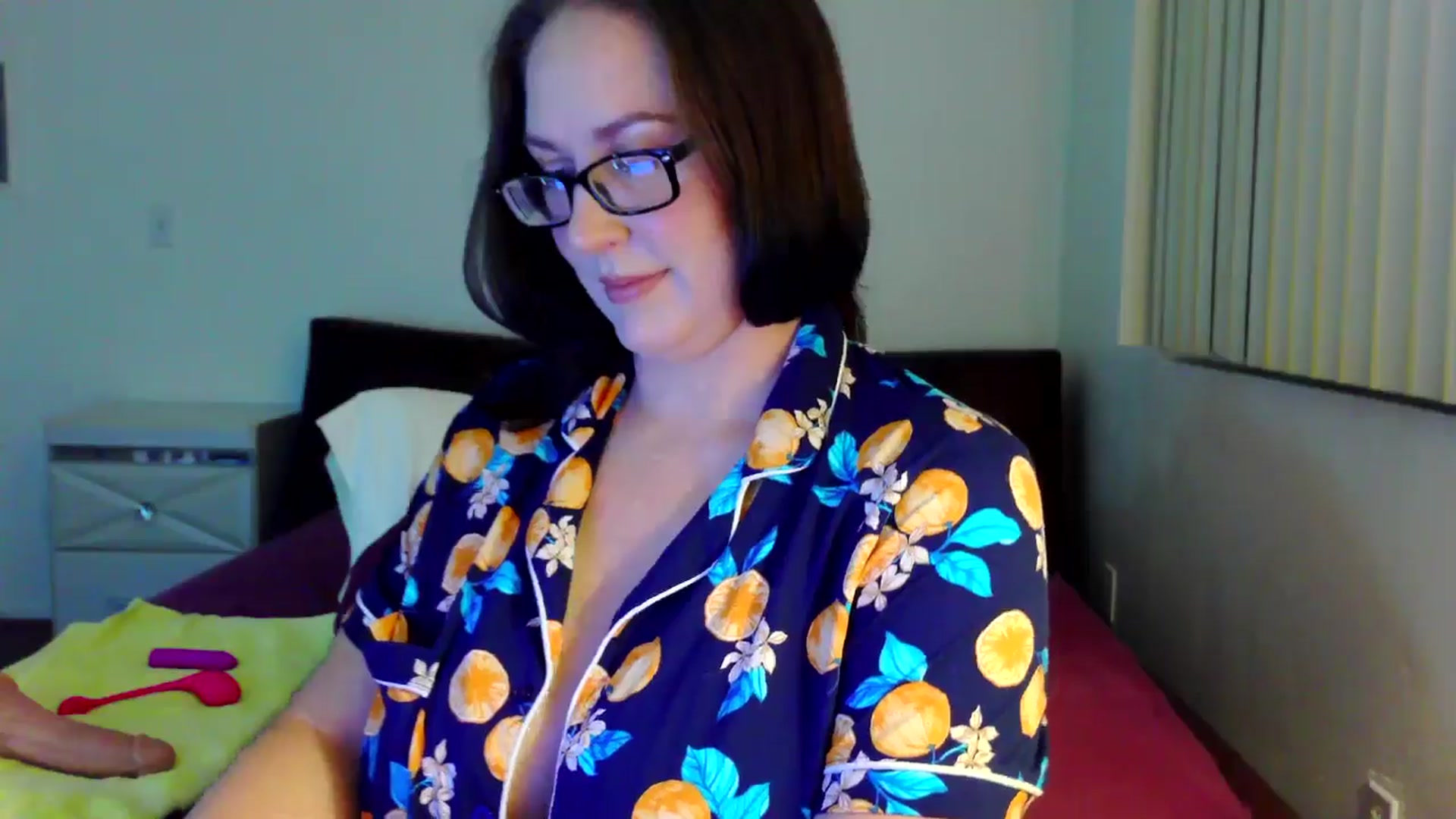 Gallery image thumbnail from RavenVidVixen's myfreecams stream on, 10/12/2025, 12:16 image 12 of 20