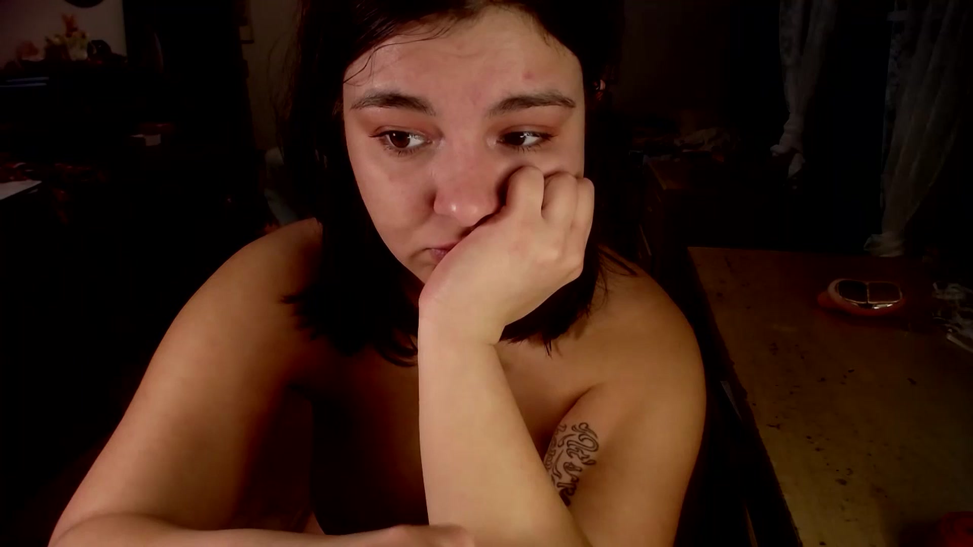 Gallery image thumbnail from RayaDoll's myfreecams stream on, 01/01/2024, 24:56 image 20 of 20