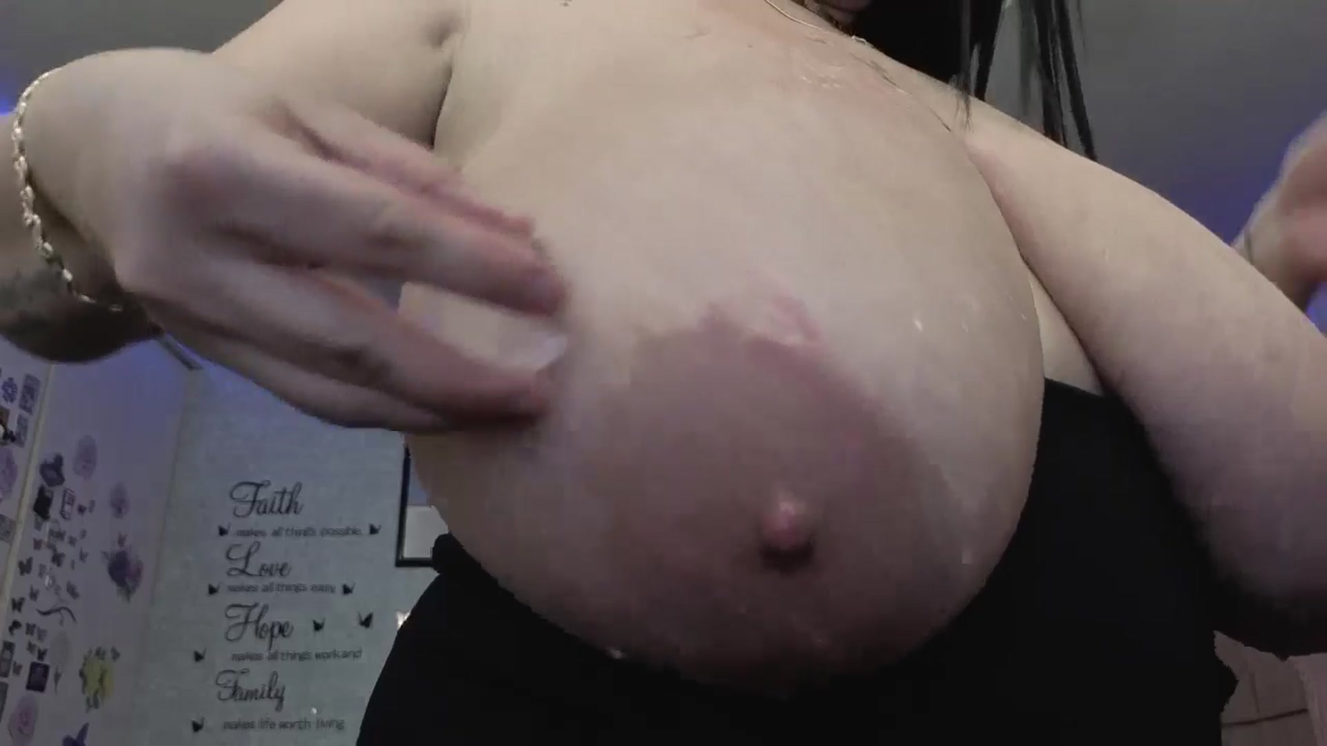 Gallery image thumbnail from Rayna_dear's myfreecams stream on, 01/27/2026, 24:00 image 10 of 20