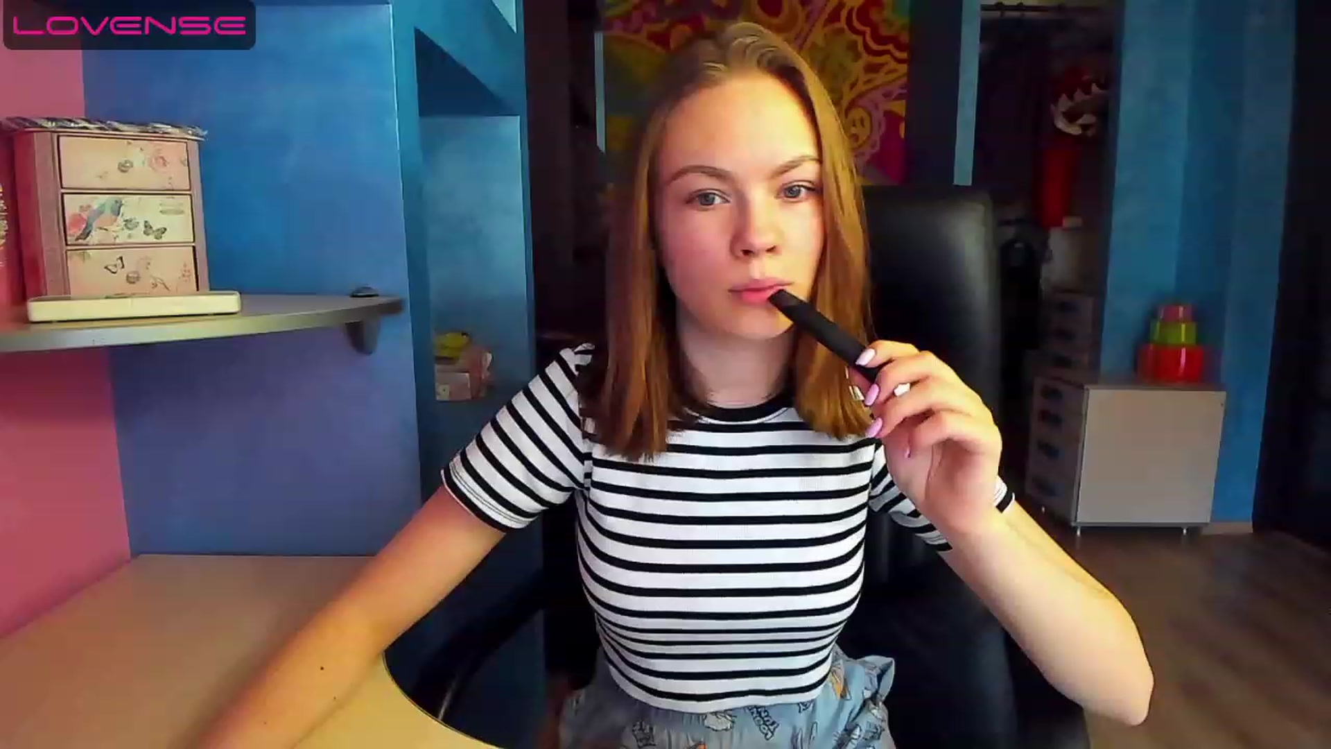 Gallery image thumbnail from Rdberrysofi's myfreecams stream on, 06/10/2023, 13:53 image 13 of 20