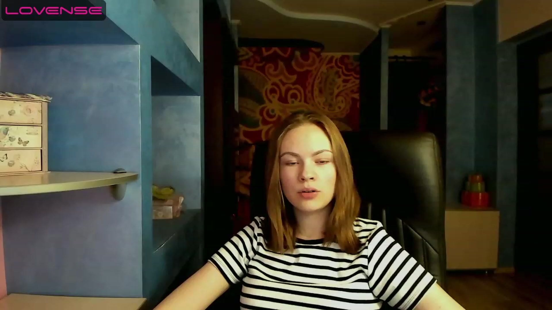 Gallery image thumbnail from Rdberrysofi's myfreecams stream on, 06/10/2023, 17:00 image 6 of 20