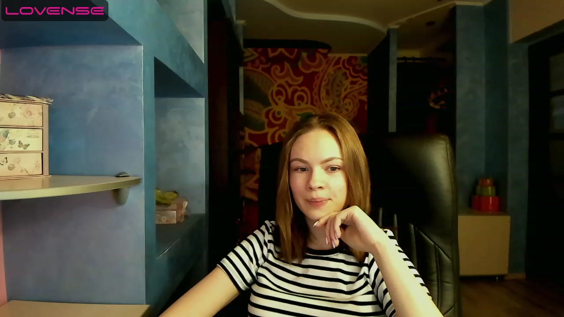 Gallery image thumbnail from Rdberrysofi's myfreecams stream on, 06/10/2023, 17:00 image 12 of 20