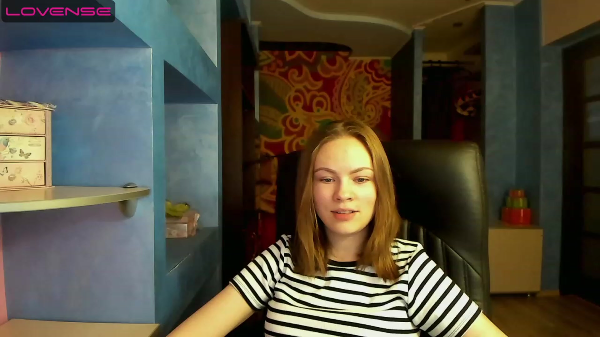 Gallery image thumbnail from Rdberrysofi's myfreecams stream on, 06/10/2023, 17:00 image 2 of 20