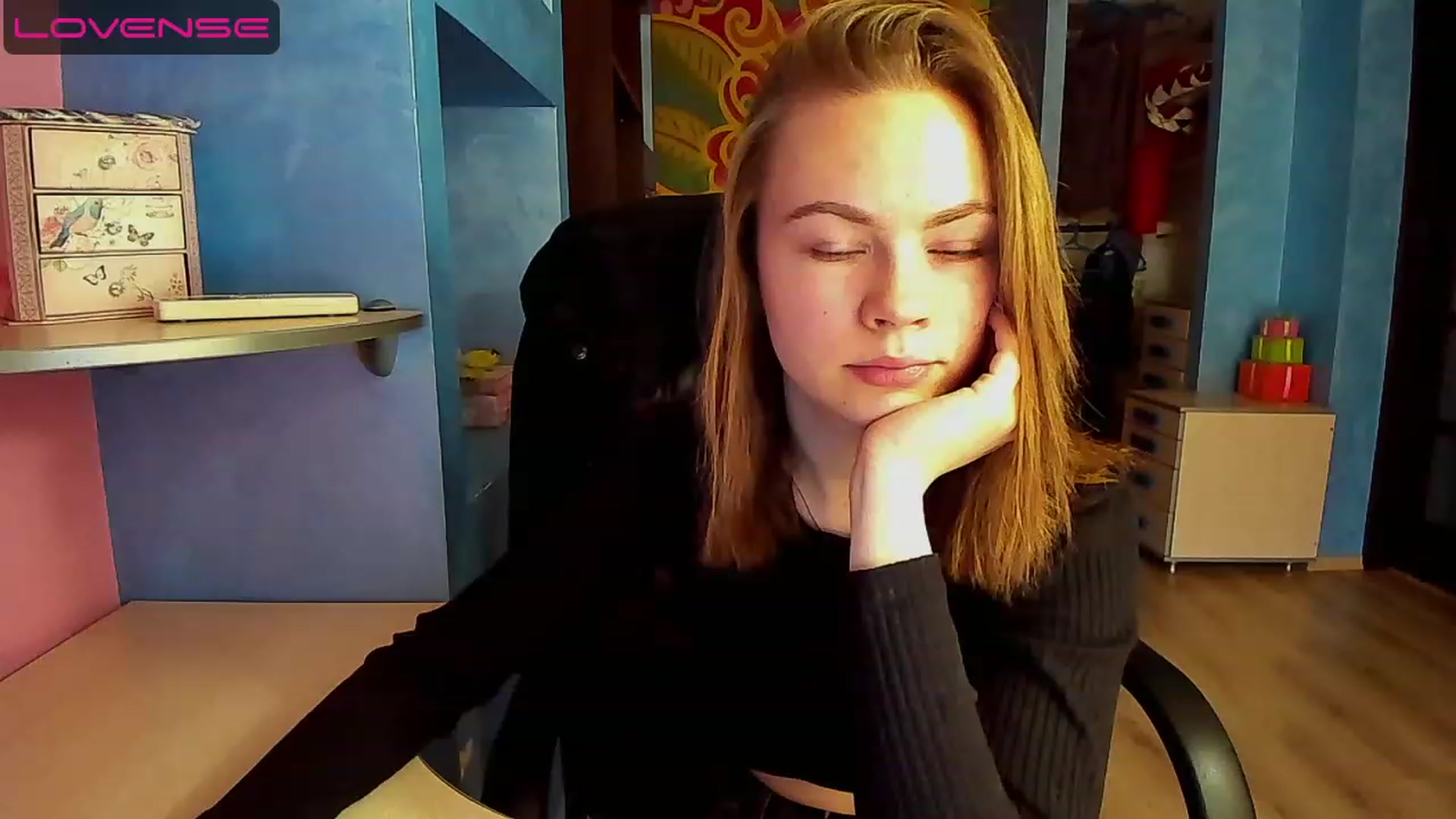Gallery image thumbnail from Rdberrysofi's myfreecams stream on, 06/11/2023, 12:23 image 17 of 20
