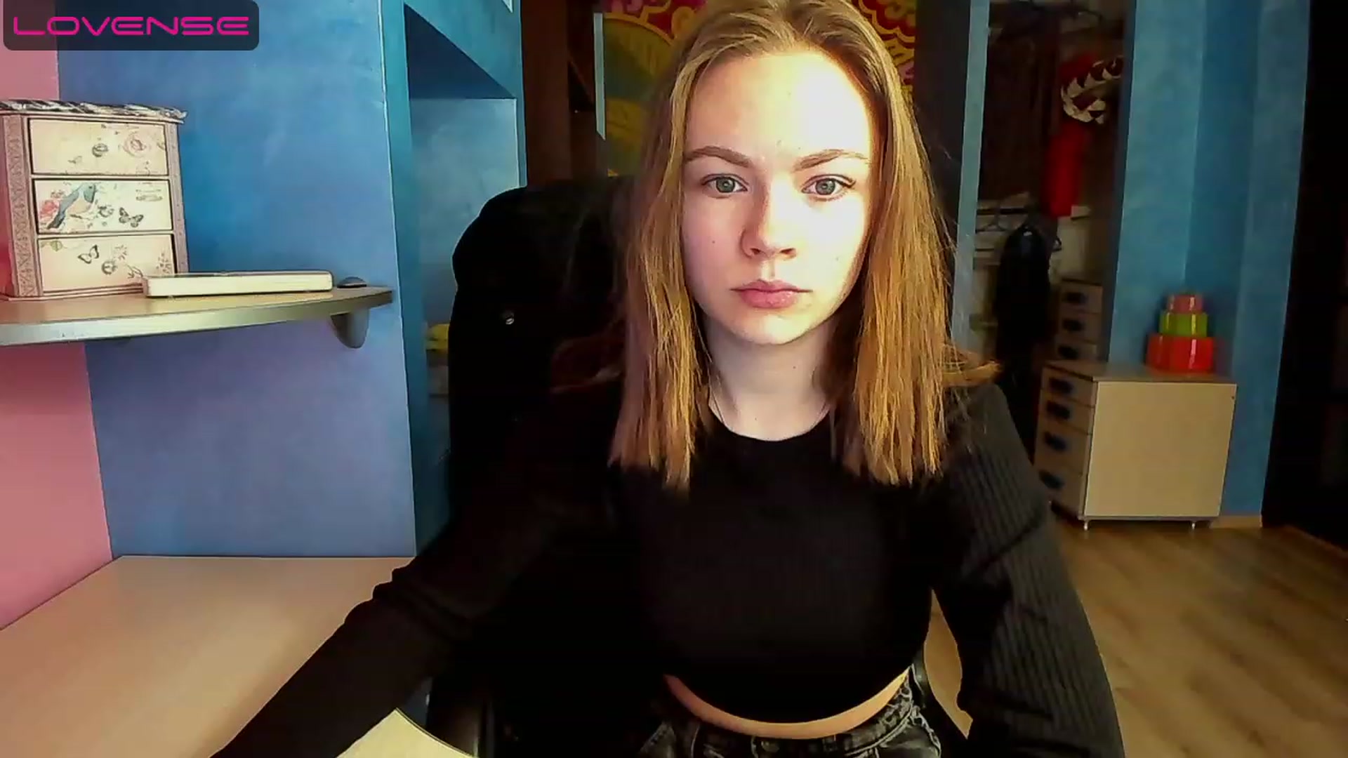 Gallery image thumbnail from Rdberrysofi's myfreecams stream on, 06/11/2023, 12:23 image 3 of 20