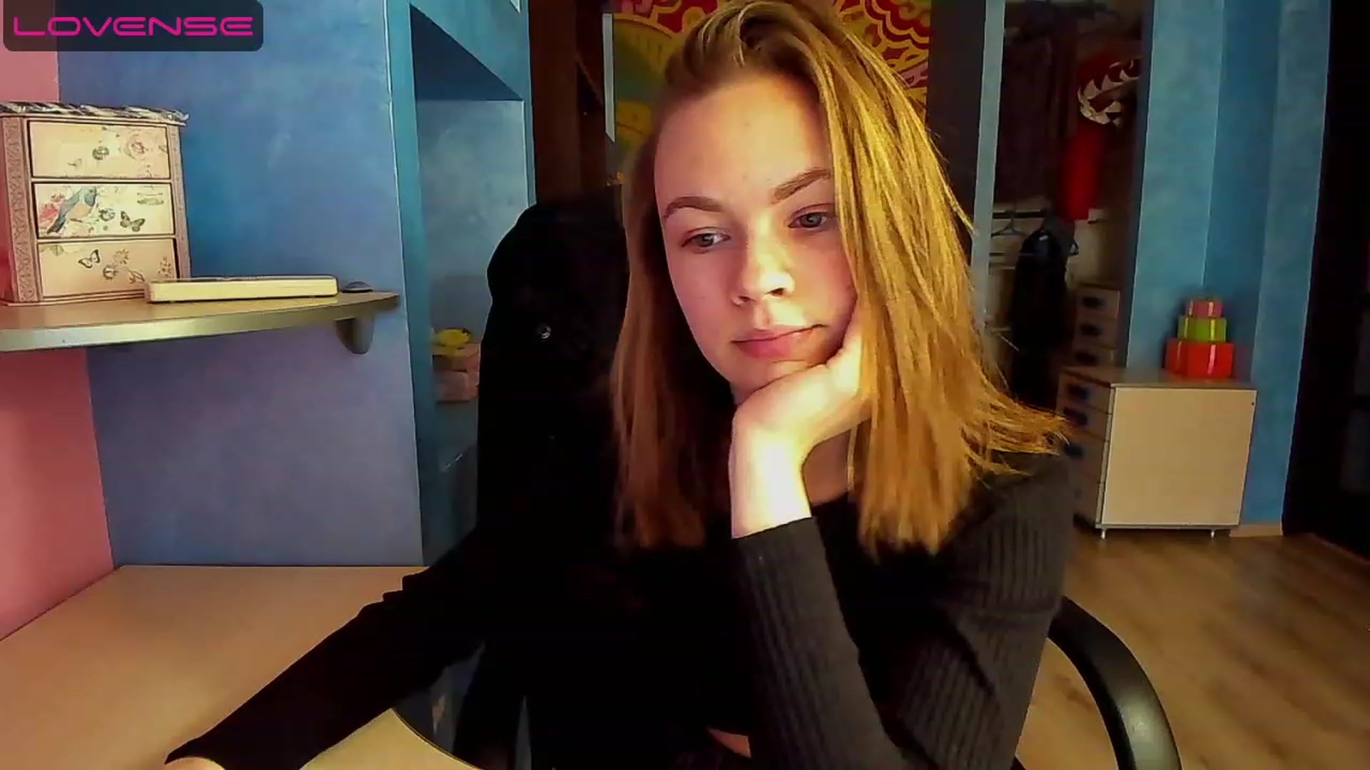 Gallery image thumbnail from Rdberrysofi's myfreecams stream on, 06/11/2023, 12:23 image 16 of 20