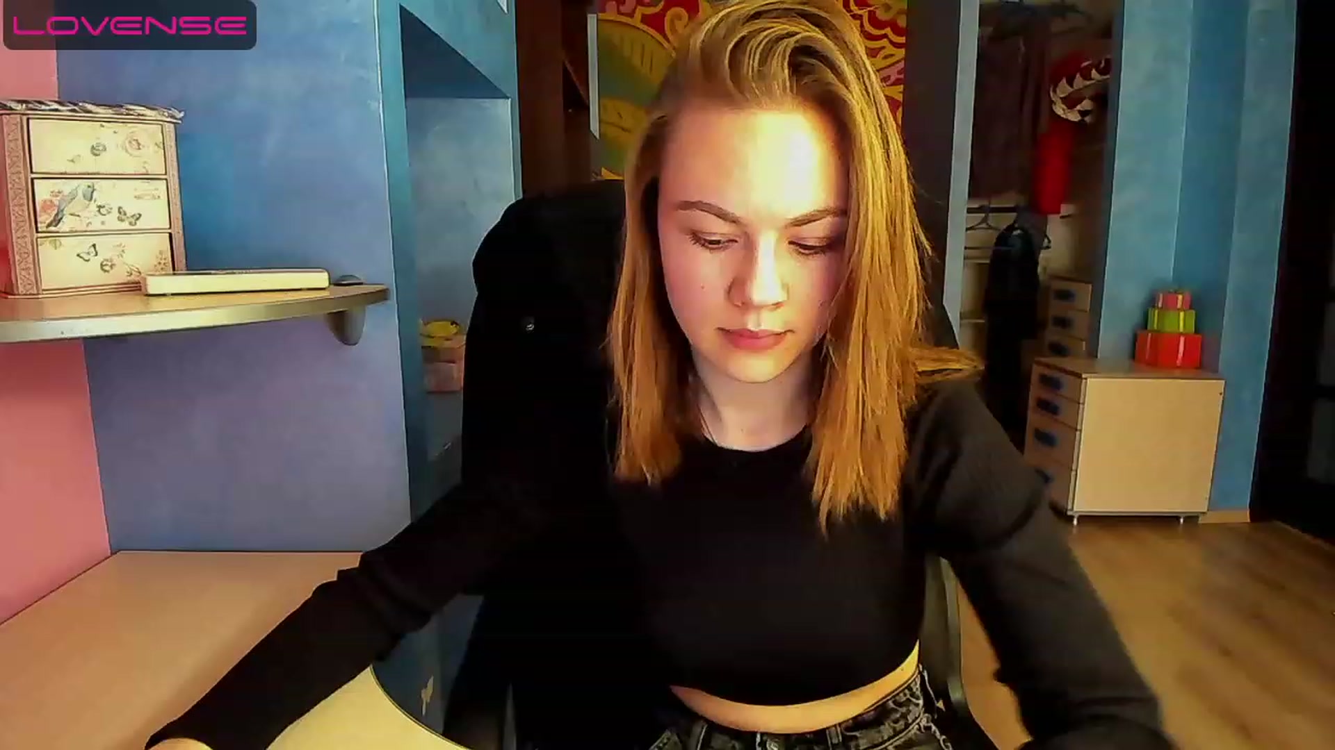 Gallery image thumbnail from Rdberrysofi's myfreecams stream on, 06/11/2023, 12:23 image 15 of 20