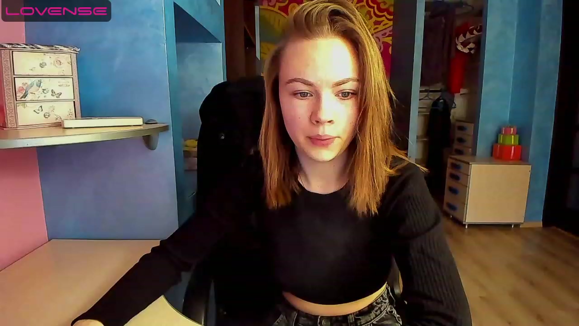 Gallery image thumbnail from Rdberrysofi's myfreecams stream on, 06/11/2023, 12:23 image 9 of 20
