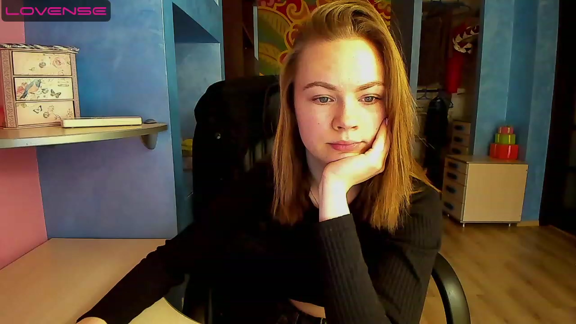 Gallery image thumbnail from Rdberrysofi's myfreecams stream on, 06/11/2023, 12:23 image 11 of 20