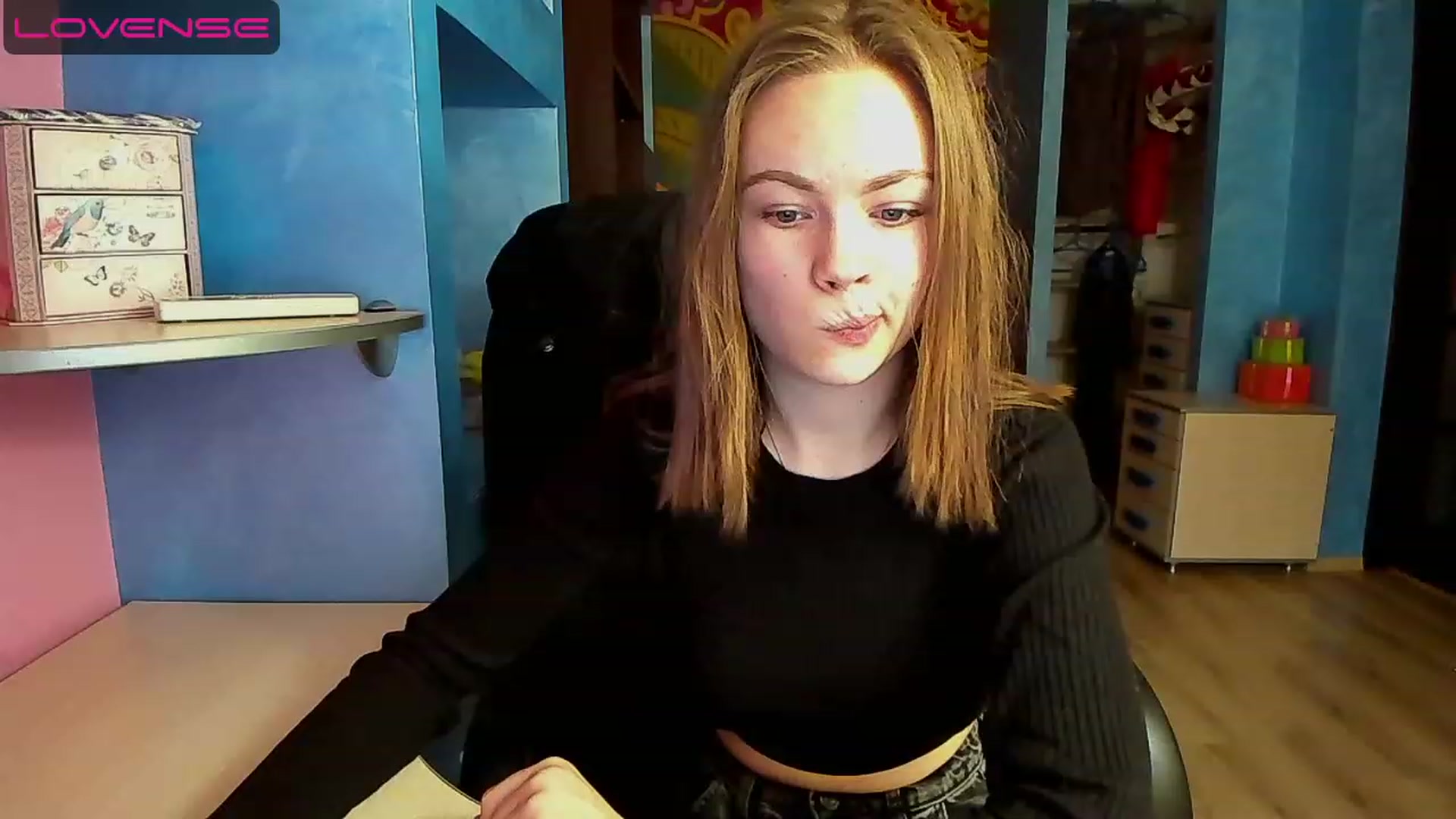Gallery image thumbnail from Rdberrysofi's myfreecams stream on, 06/11/2023, 12:23 image 1 of 20