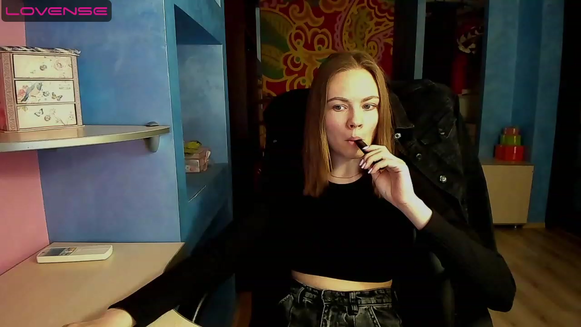 Gallery image thumbnail from Rdberrysofi's myfreecams stream on, 06/11/2023, 16:40 image 8 of 20
