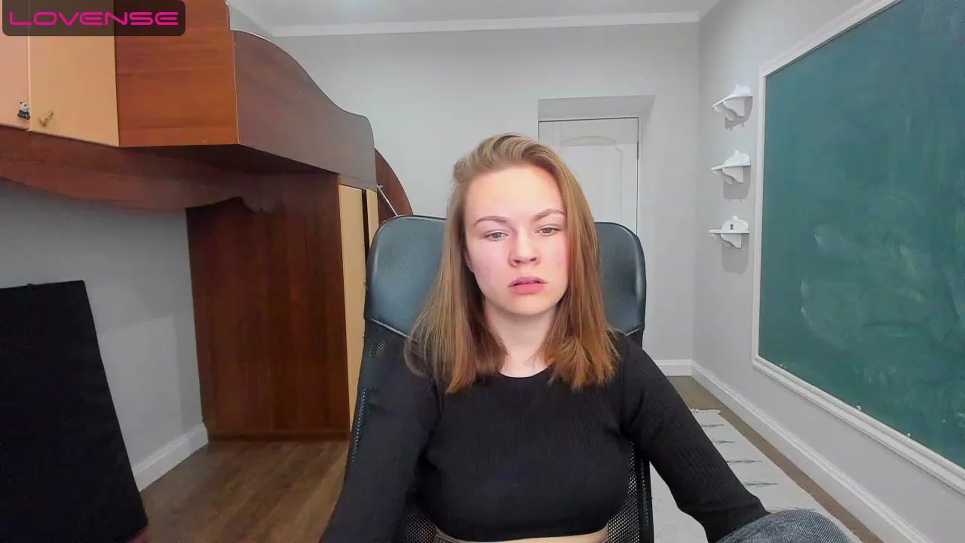 Gallery image thumbnail from Rdberrysofi's myfreecams stream on, 06/12/2023, 12:29 image 15 of 20