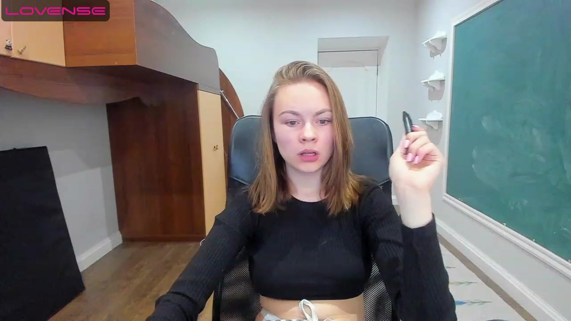 Gallery image thumbnail from Rdberrysofi's myfreecams stream on, 06/12/2023, 14:36 image 15 of 20