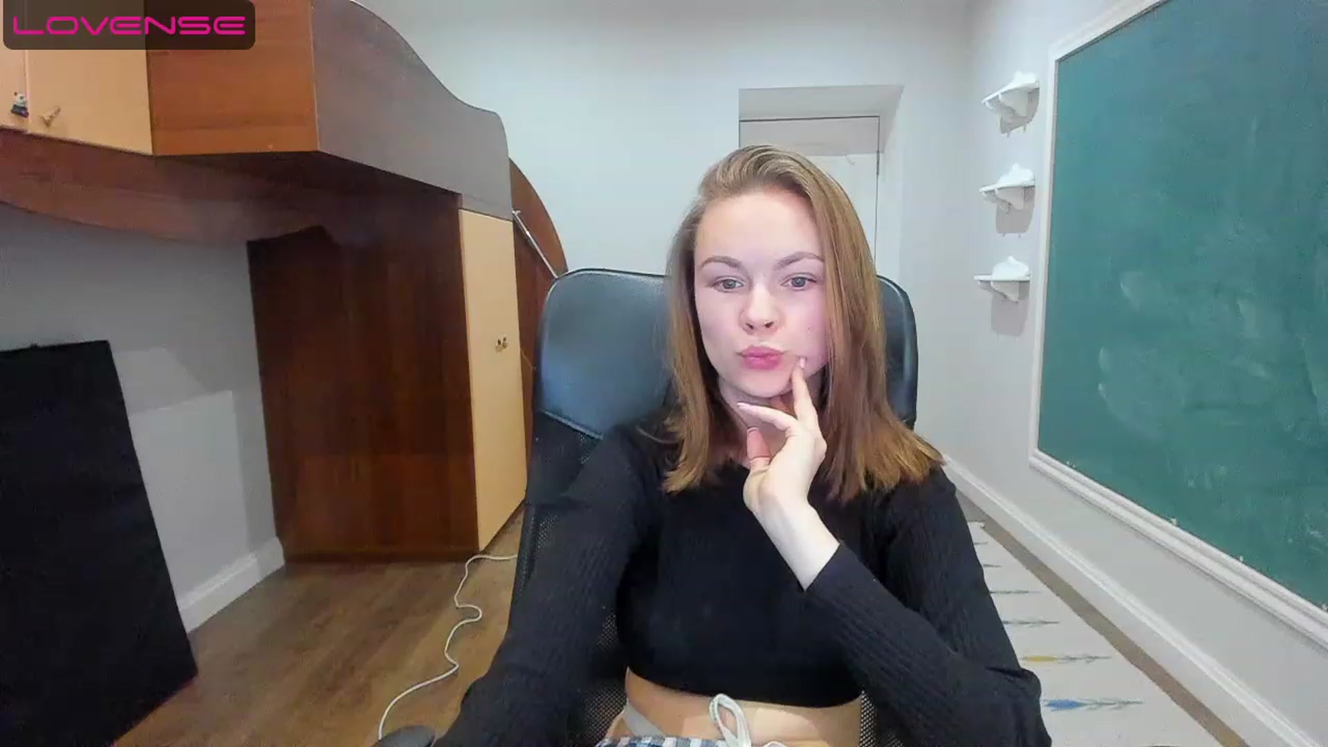 Gallery image thumbnail from Rdberrysofi's myfreecams stream on, 06/12/2023, 14:36 image 12 of 20