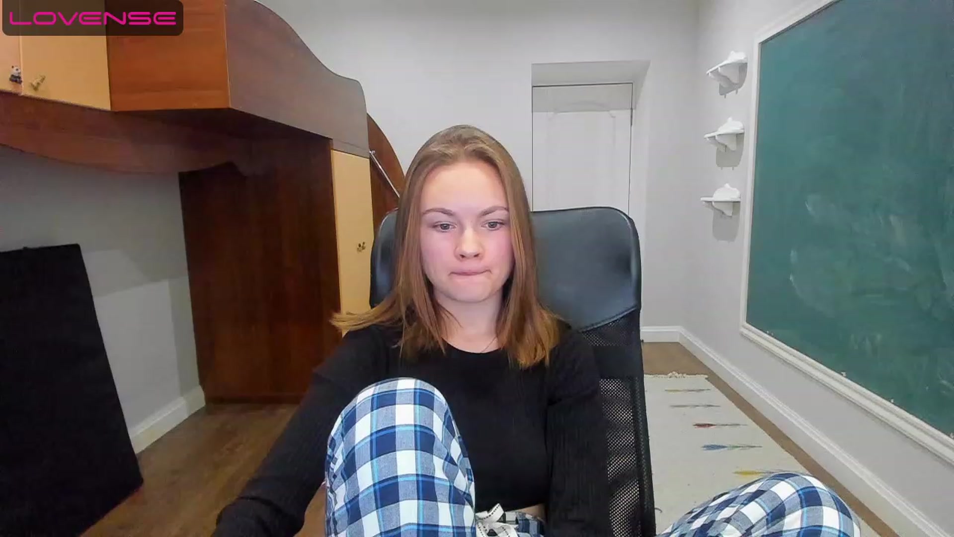Gallery image thumbnail from Rdberrysofi's myfreecams stream on, 06/12/2023, 14:36 image 1 of 20