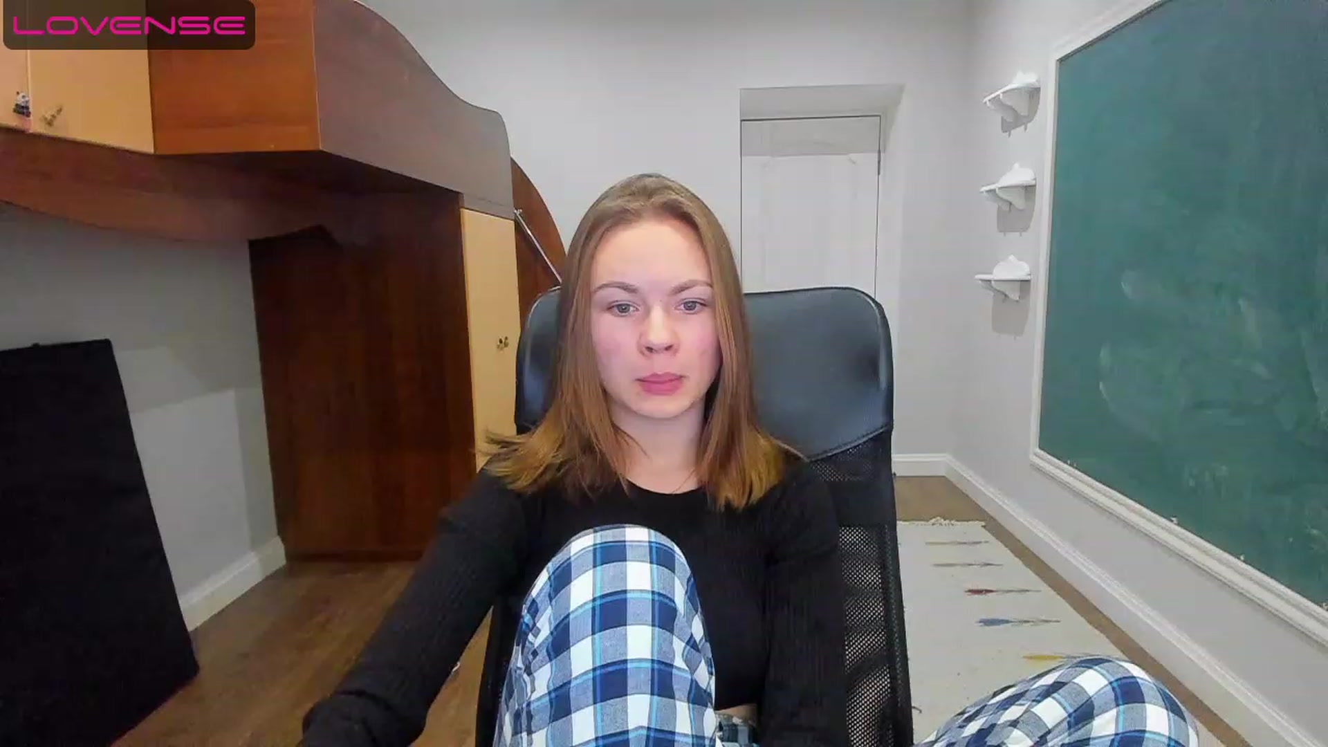 Gallery image thumbnail from Rdberrysofi's myfreecams stream on, 06/12/2023, 14:36 image 3 of 20